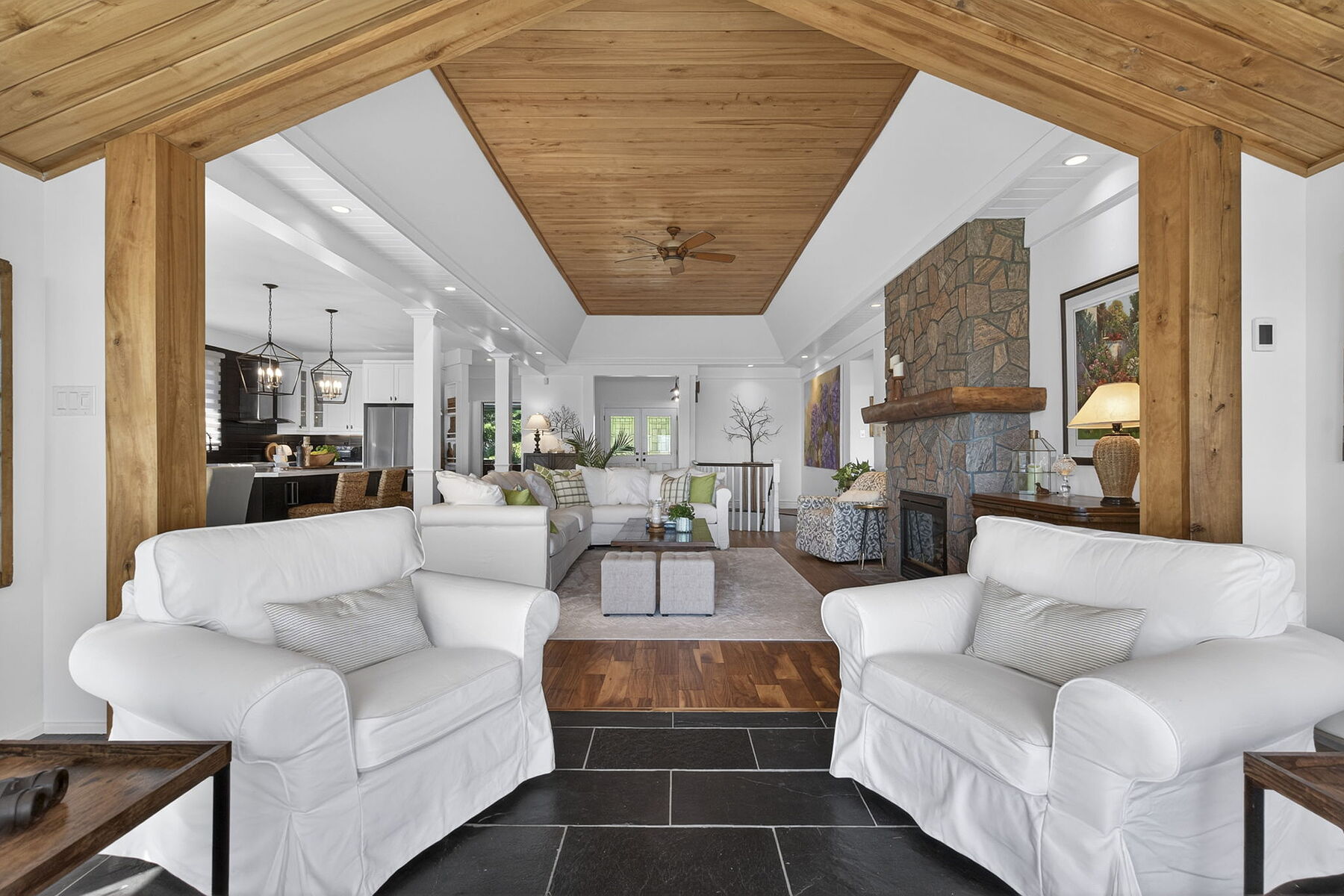  Stunning Waterfront Home - 物件實景