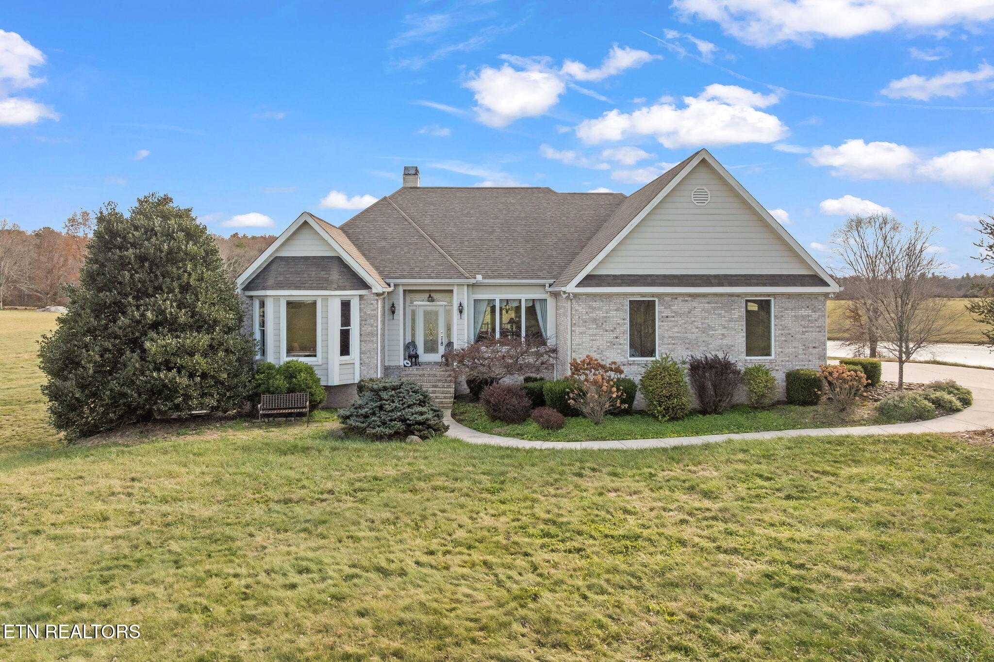 Deer Lodge, Tennessee, 37726, United States, 3 Bedrooms Bedrooms, ,4 BathroomsBathrooms,Residential,For Sale,1996492