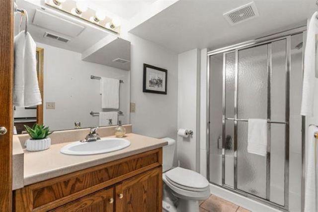 GREEN BAY, Wisconsin, 54313, United States, 5 Bedrooms Bedrooms, ,4 BathroomsBathrooms,Residential,For Sale,1768354