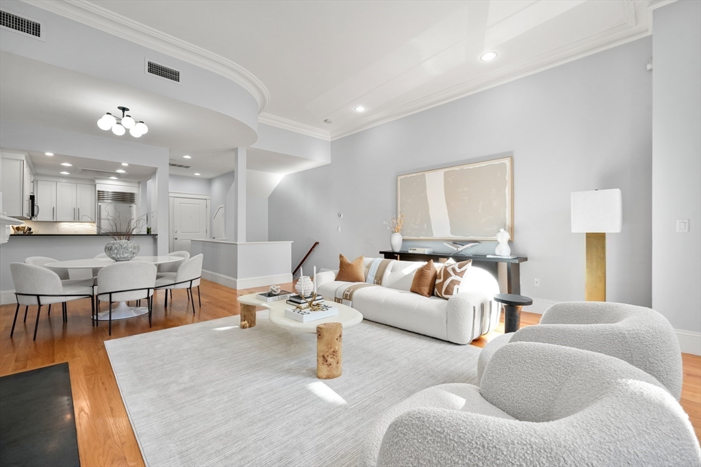 Boston, Massachusetts, 02116, United States, 2 Bedrooms Bedrooms, ,1 BathroomBathrooms,Residential,For Sale,2005241