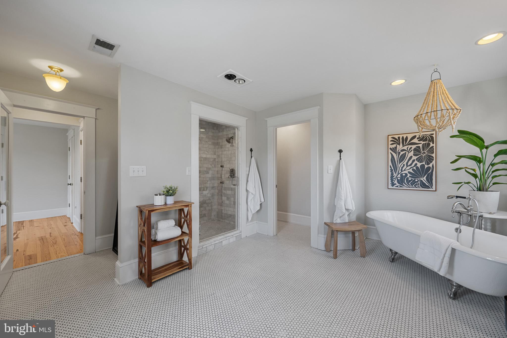 La Plata, Maryland, 20646, United States, 5 Bedrooms Bedrooms, ,4 BathroomsBathrooms,Residential,For Sale,1990245