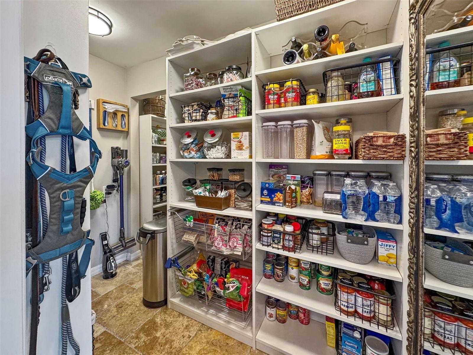 St. Petersburg, Florida, 33707, United States, 3 Bedrooms Bedrooms, ,2 BathroomsBathrooms,Residential,For Sale,1978831