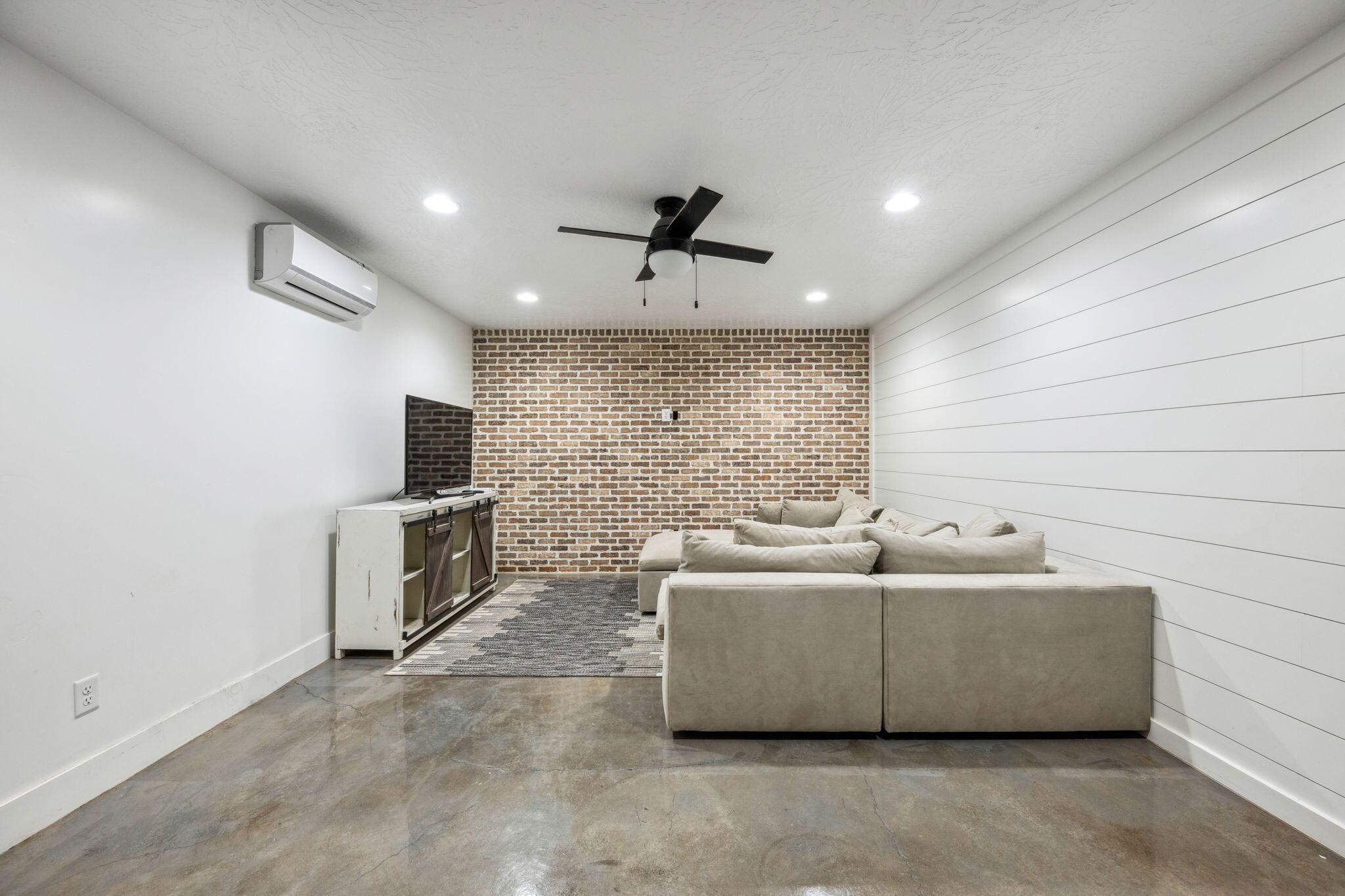 St George, Utah, 84790, United States, 6 Bedrooms Bedrooms, ,5 BathroomsBathrooms,Residential,For Sale,1923472