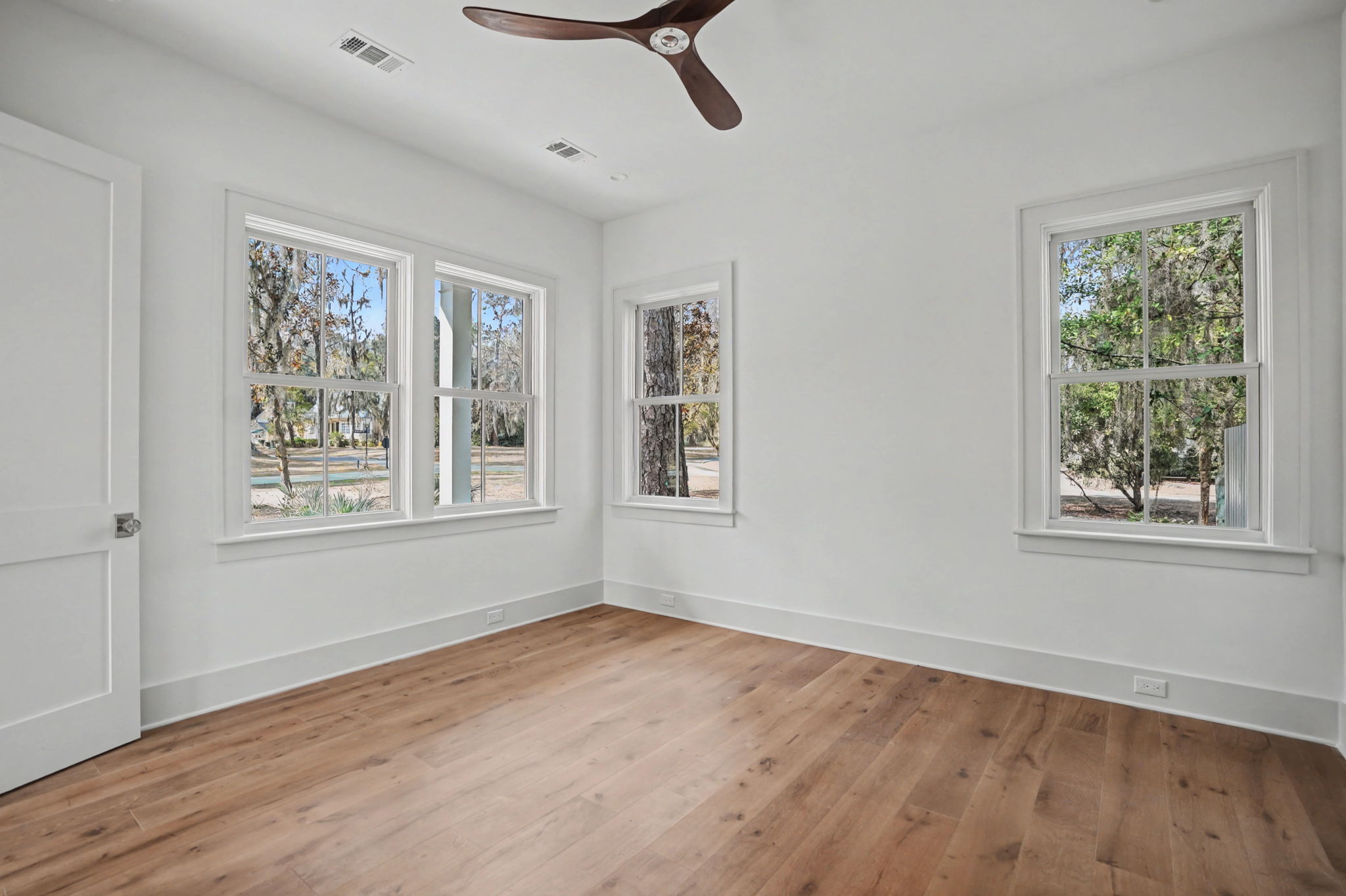  Elegant New Construction in Coveted Gated Community - 物件實景