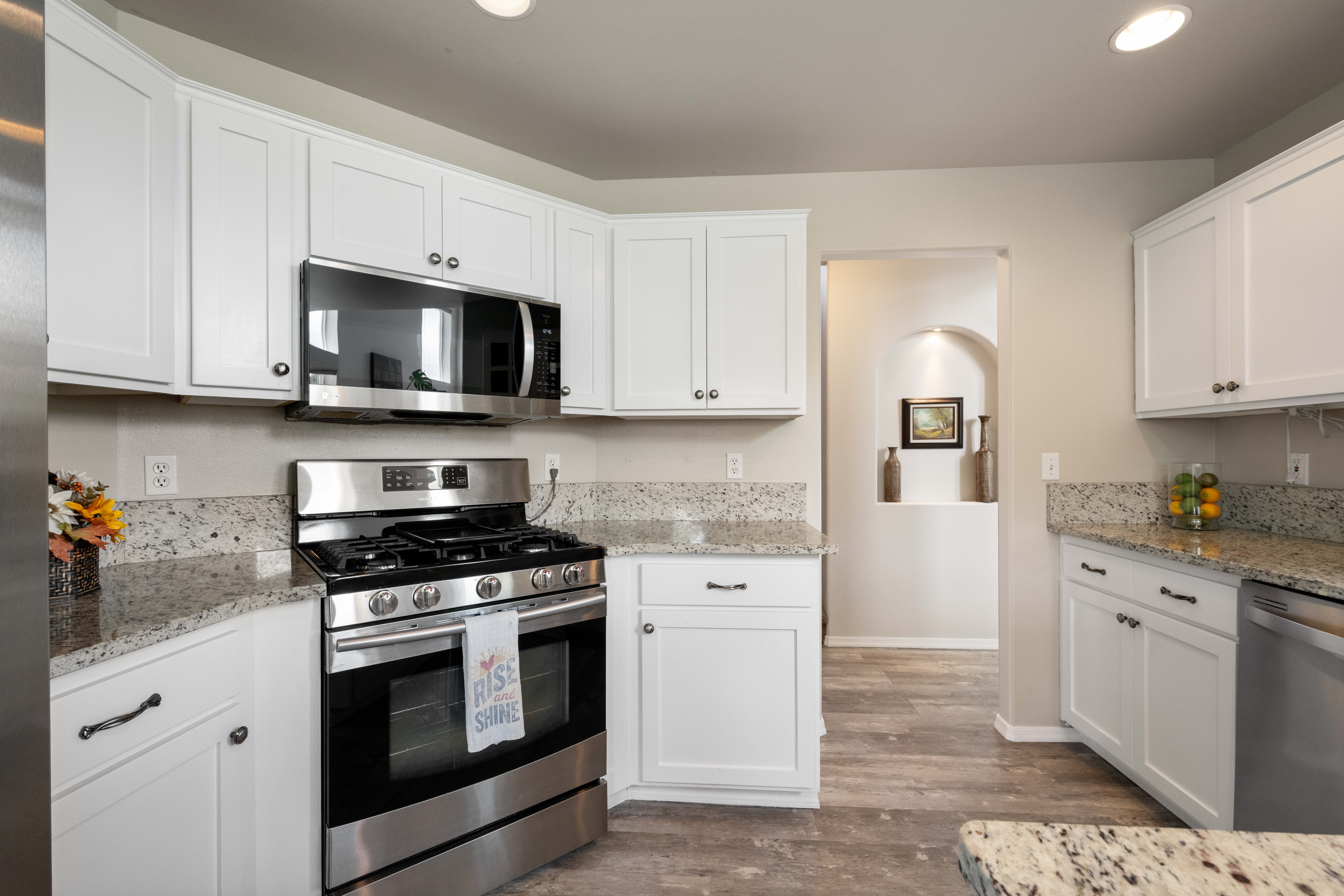  4+ Bedrooms with 3 car garage in Creekstone - 物件實景
