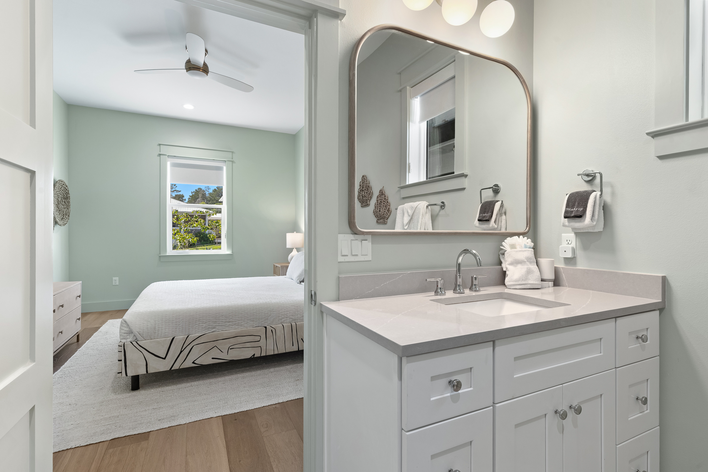  Grand Coastal Retreat With Carriage House And Resort-Style Pool - 物件實景