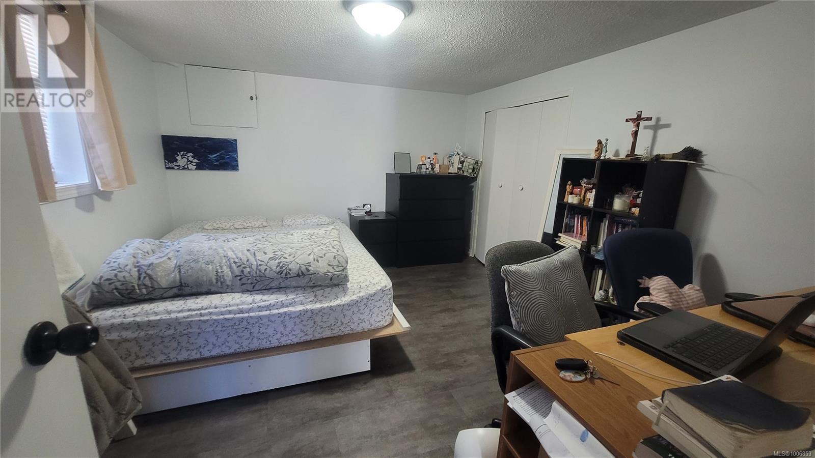 SAANICH, British Columbia, V9A 1B8, CA, 5 Bedrooms Bedrooms, ,2 BathroomsBathrooms,Residential,For Sale,1951080