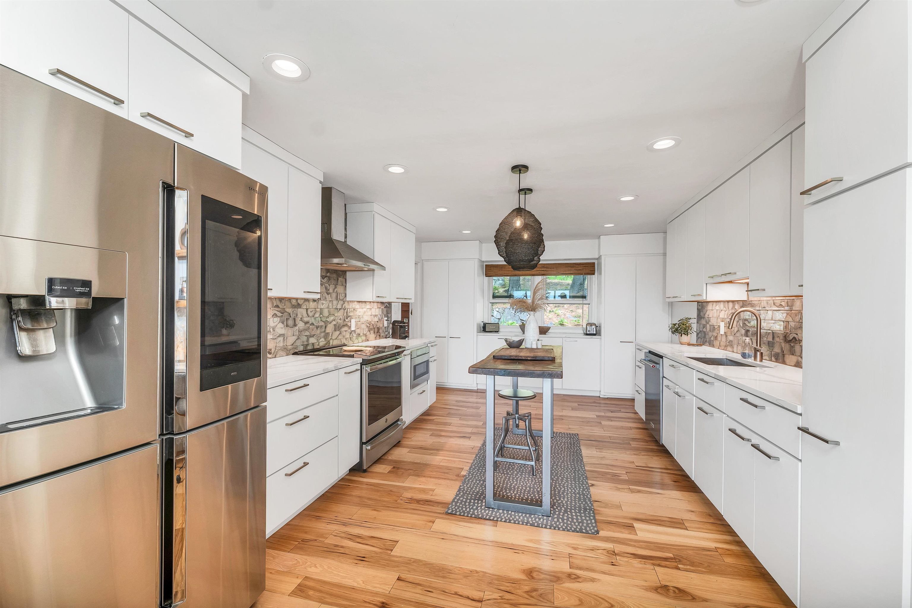 Meredith, New Hampshire, 03253, United States, 3 Bedrooms Bedrooms, ,2 BathroomsBathrooms,Residential,For Sale,1901230
