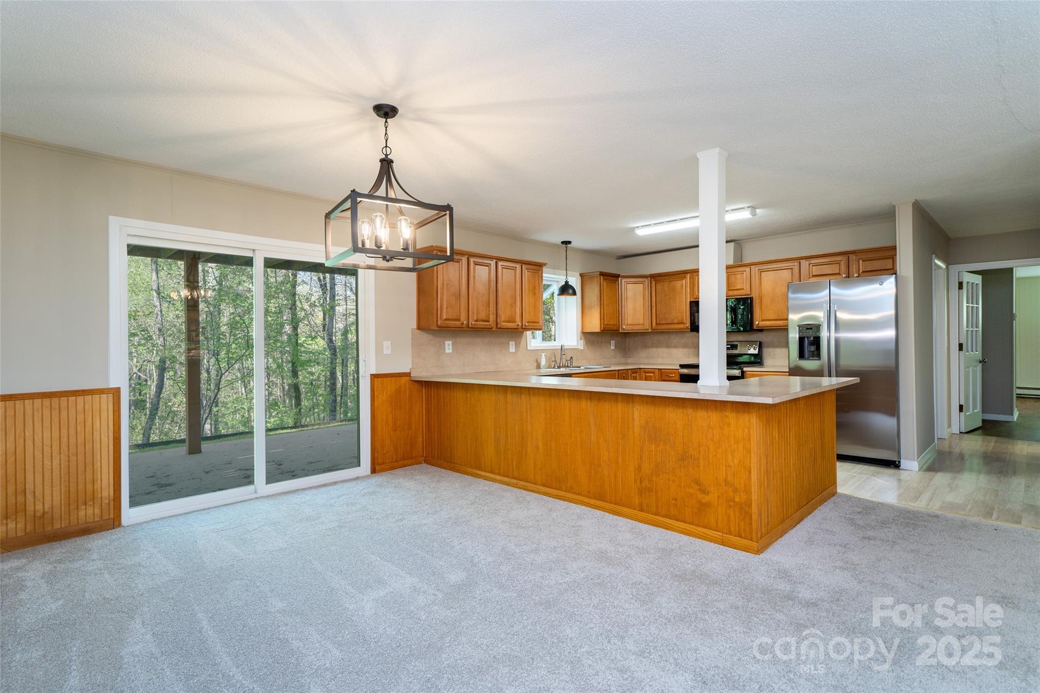 Hendersonville, North Carolina, 28739, United States, 4 Bedrooms Bedrooms, ,3 BathroomsBathrooms,Residential,For Sale,1983643