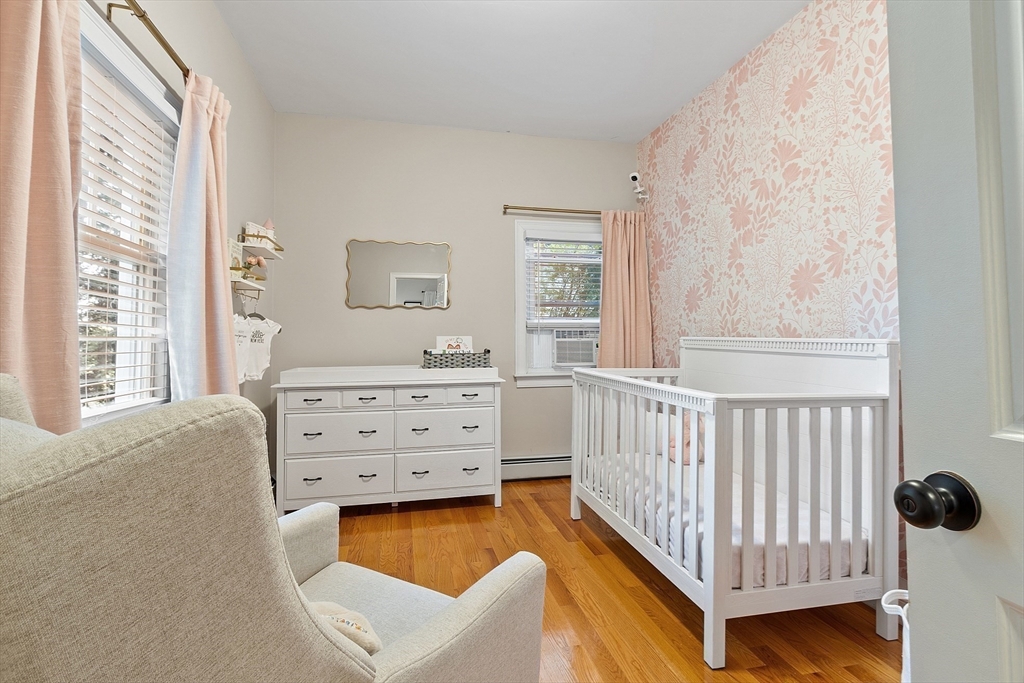 Andover, Massachusetts, 01810, United States, 2 Bedrooms Bedrooms, ,1 BathroomBathrooms,Residential,For Sale,1941591