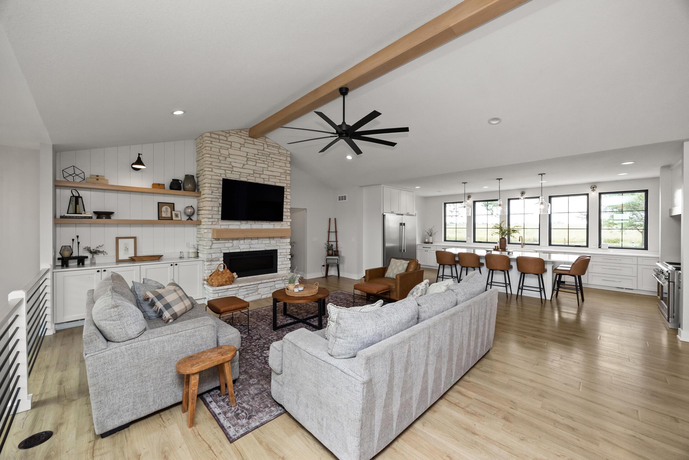 Madrid, Iowa, 50156, United States, 6 Bedrooms Bedrooms, ,5 BathroomsBathrooms,Residential,For Sale,2005083