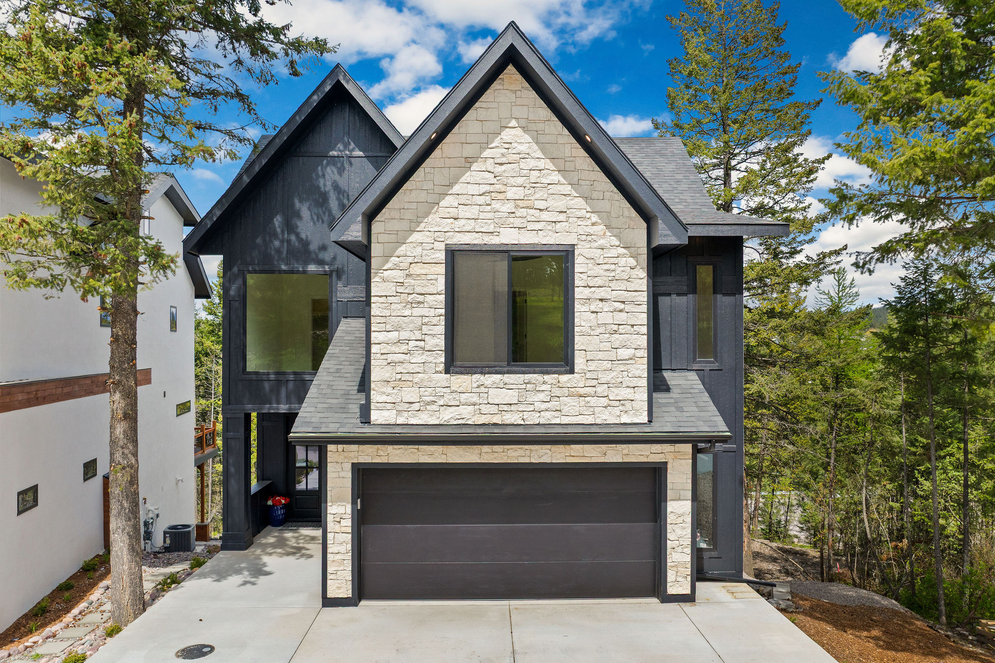  215 Whisper Ridge Drive - 物件實景