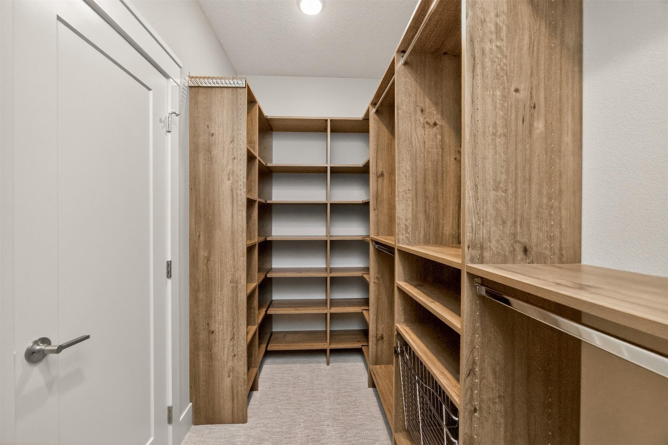 Huxley, Iowa, 50124, United States, 5 Bedrooms Bedrooms, ,3 BathroomsBathrooms,Residential,For Sale,2010436