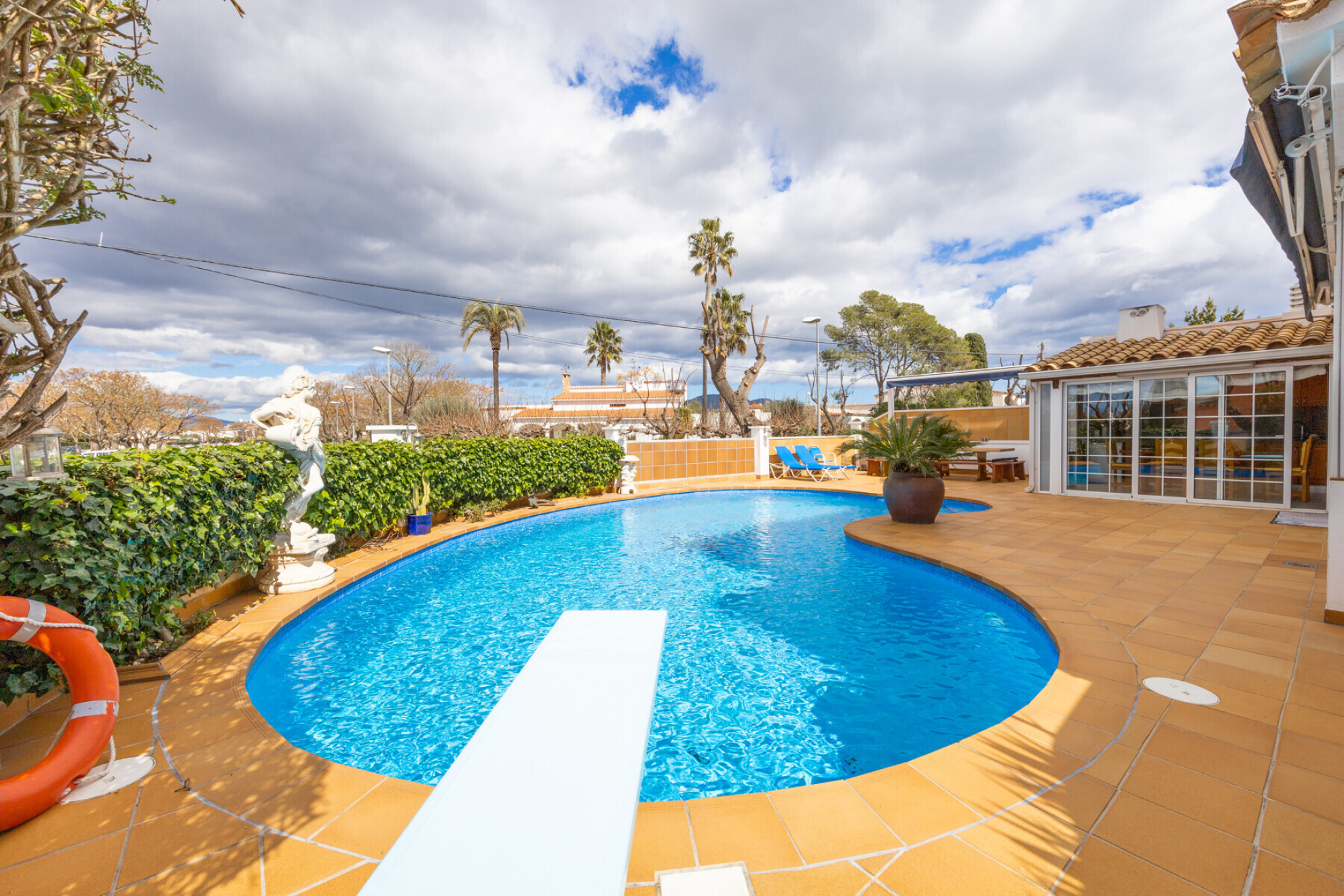  Modern Villa in Empuriabrava with a Garden and Private Pool - 物件實景