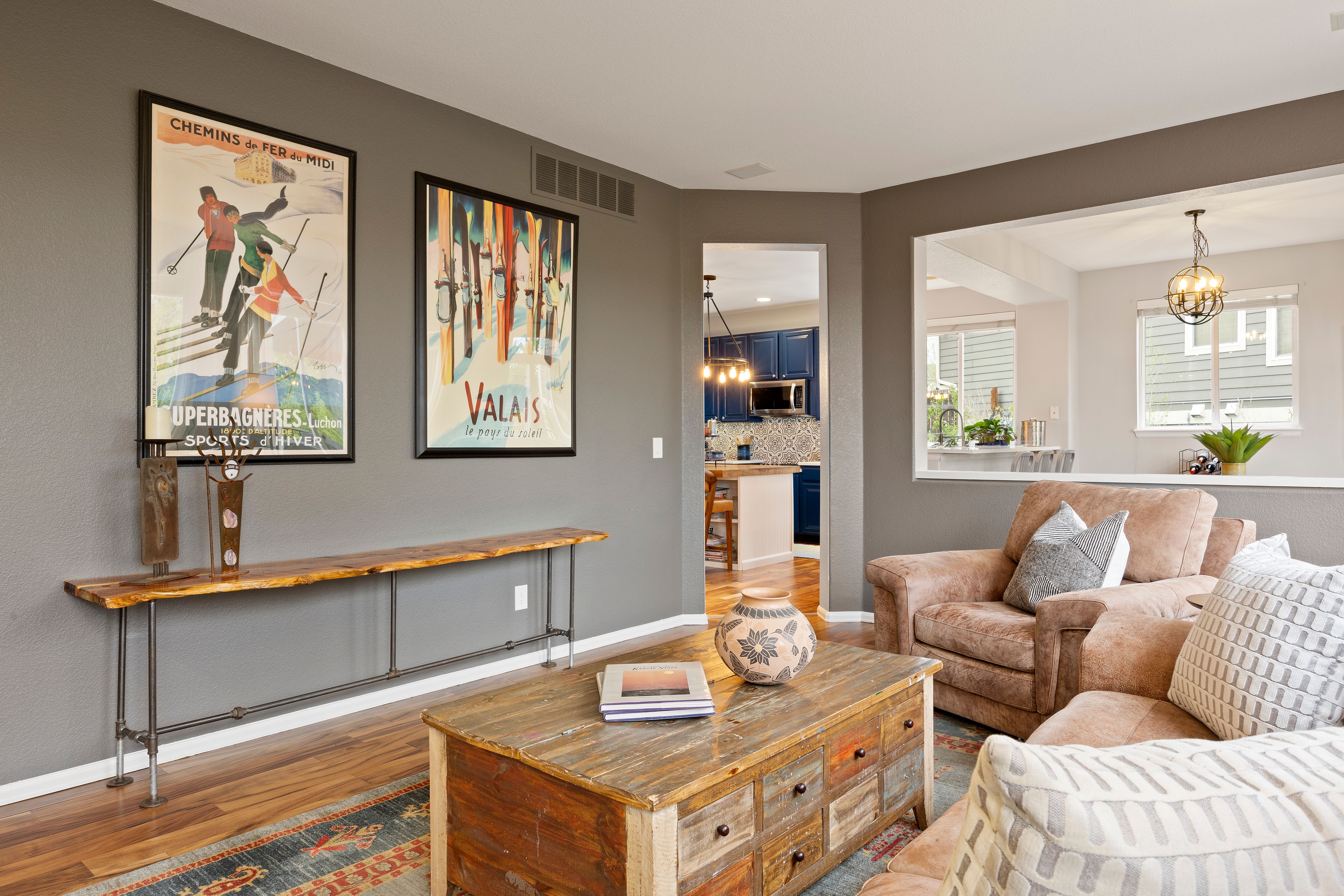  Situated on a desirable corner lot in the sought-after Red Hawk community - 物件實景