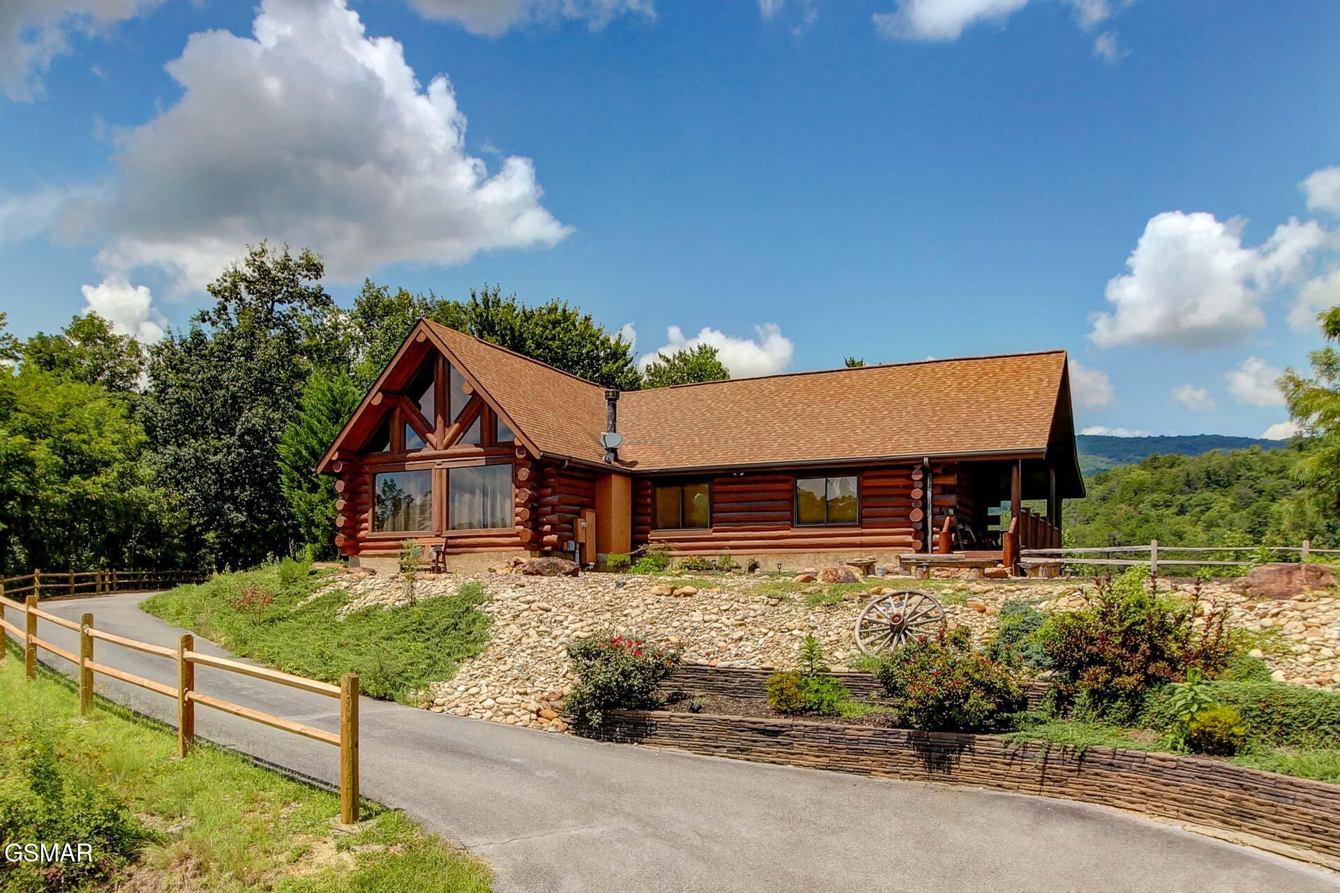 Sevierville, Tennessee, 37876, United States, 3 Bedrooms Bedrooms, ,5 BathroomsBathrooms,Residential,For Sale,1976203