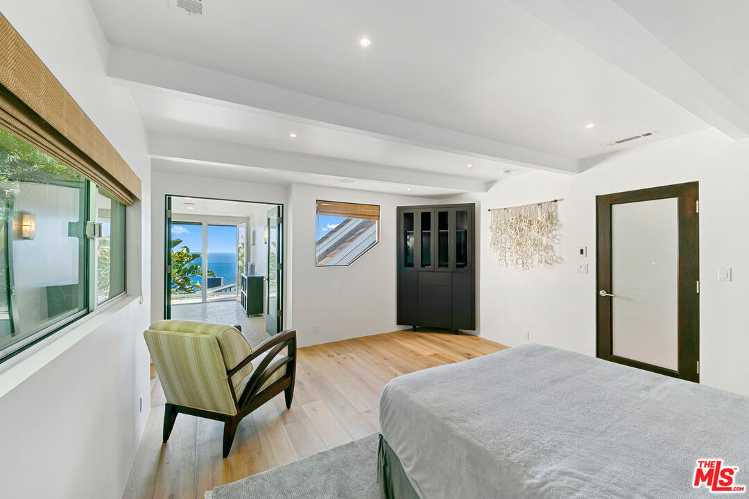 Malibu, California, 90265, United States, 3 Bedrooms Bedrooms, ,4 BathroomsBathrooms,Residential,For Sale,1807694