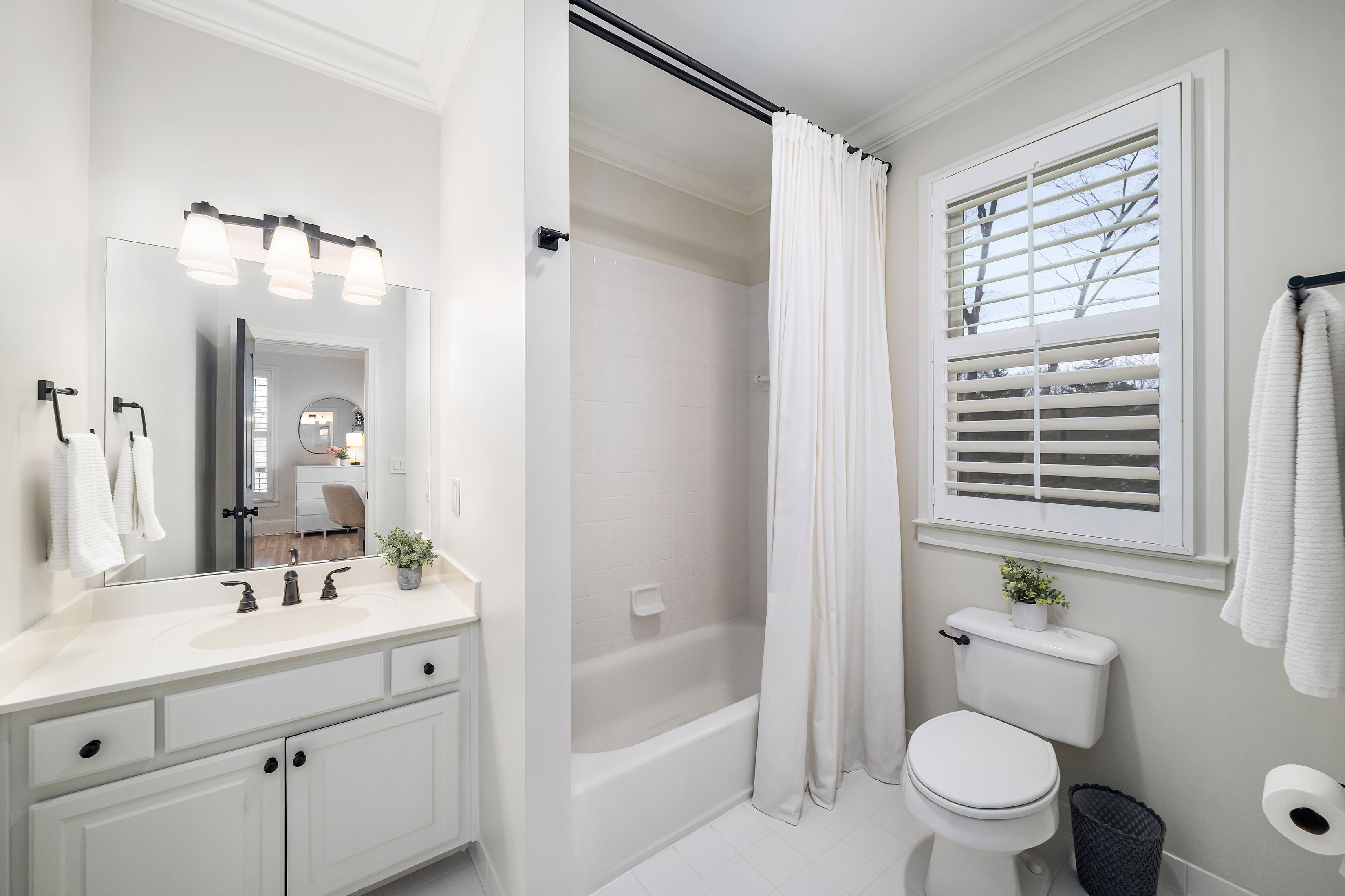  Meticulously Updated Milton Home - 物件實景