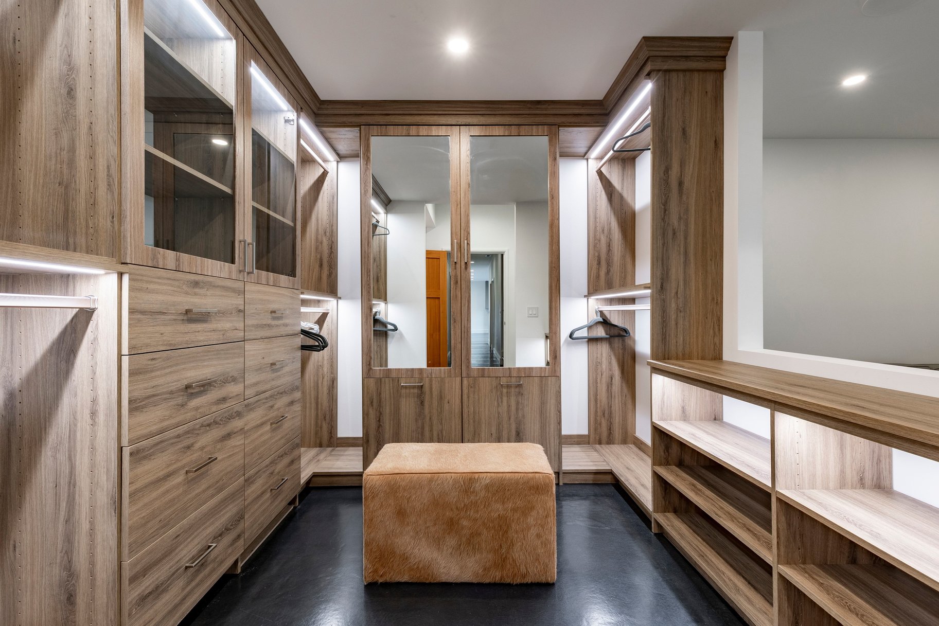  Stunning Contemporary Home with Commanding Views - 物件實景