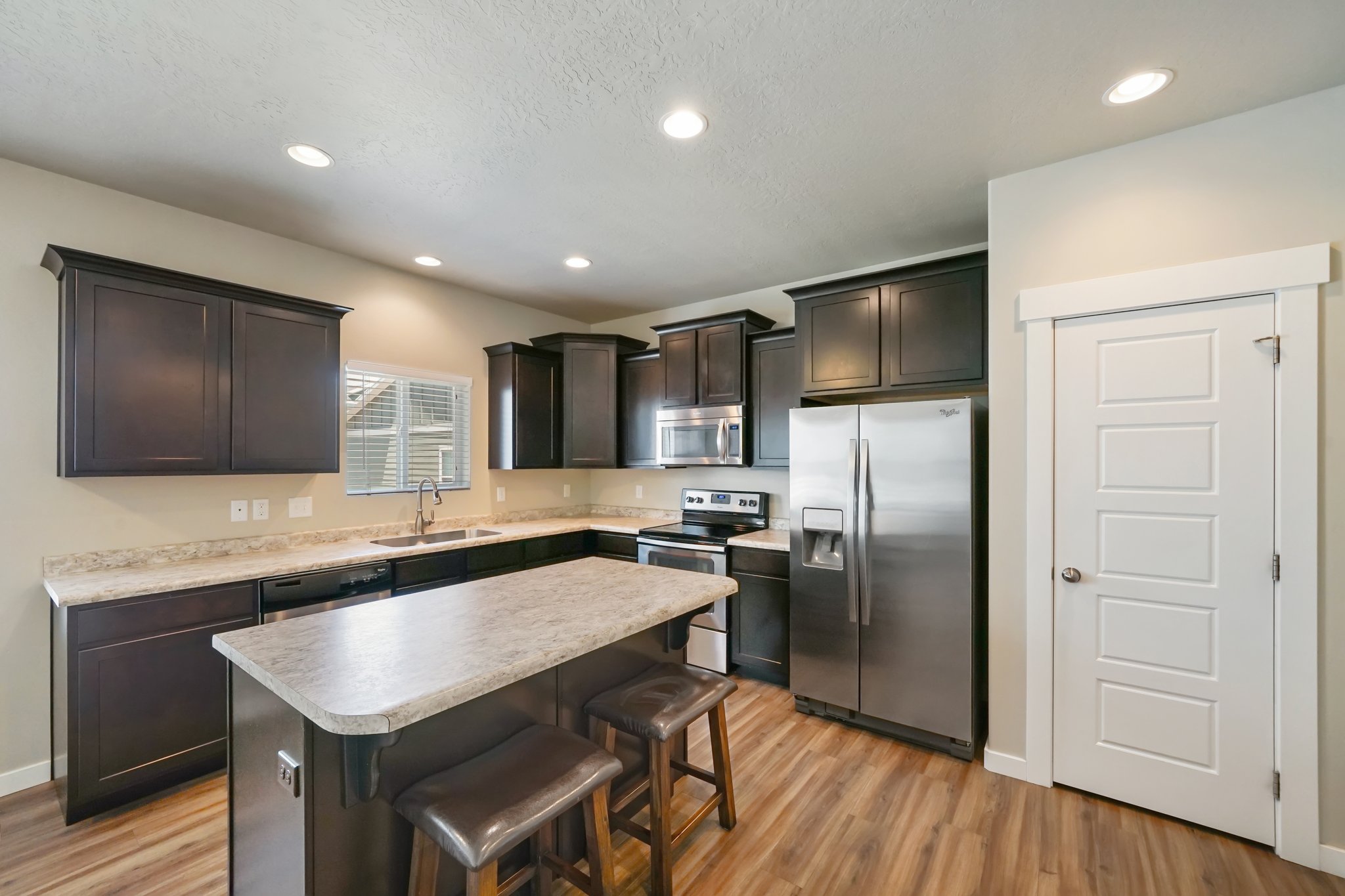 Bluffdale, Utah, 84065, United States, 4 Bedrooms Bedrooms, ,4 BathroomsBathrooms,Residential,For Sale,1915355
