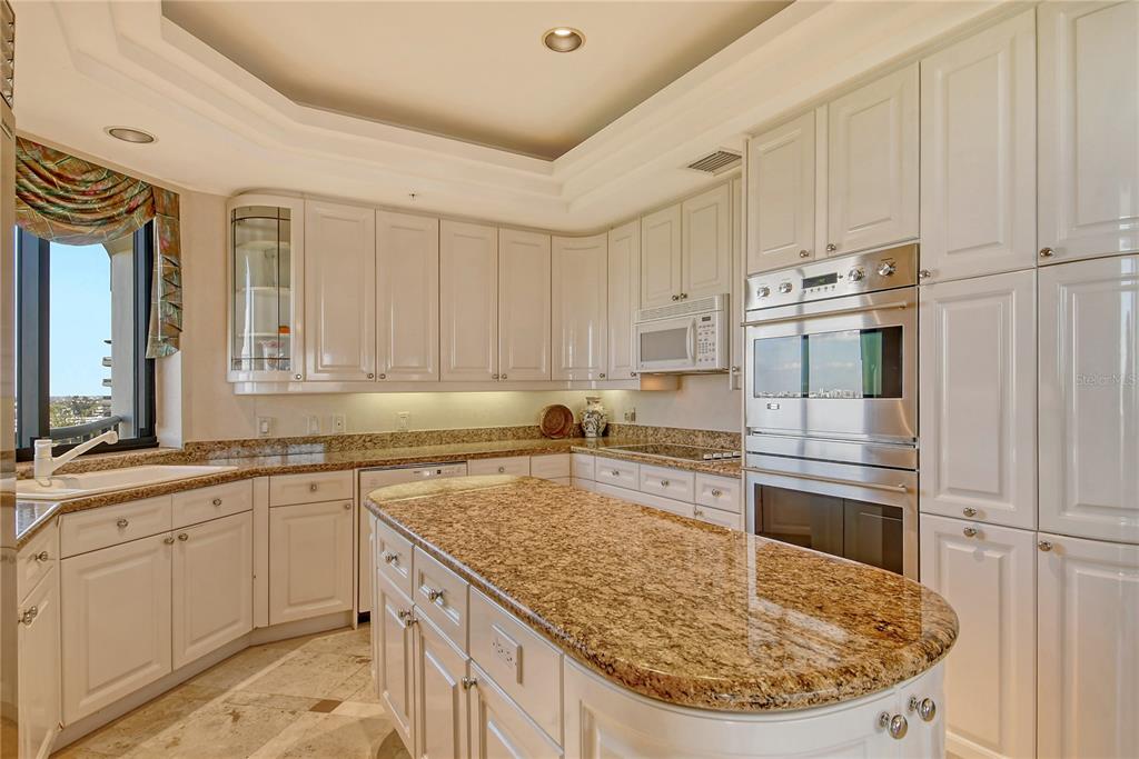 Longboat Key, Florida, 34228, United States, 3 Bedrooms Bedrooms, ,4 BathroomsBathrooms,Residential,For Sale,1962388