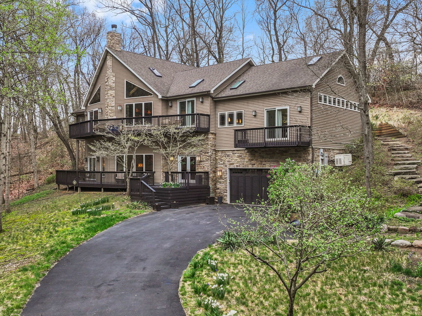 Beverly Shores, Indiana, 46301, United States, 4 Bedrooms Bedrooms, ,4 BathroomsBathrooms,Residential,For Sale,2040269