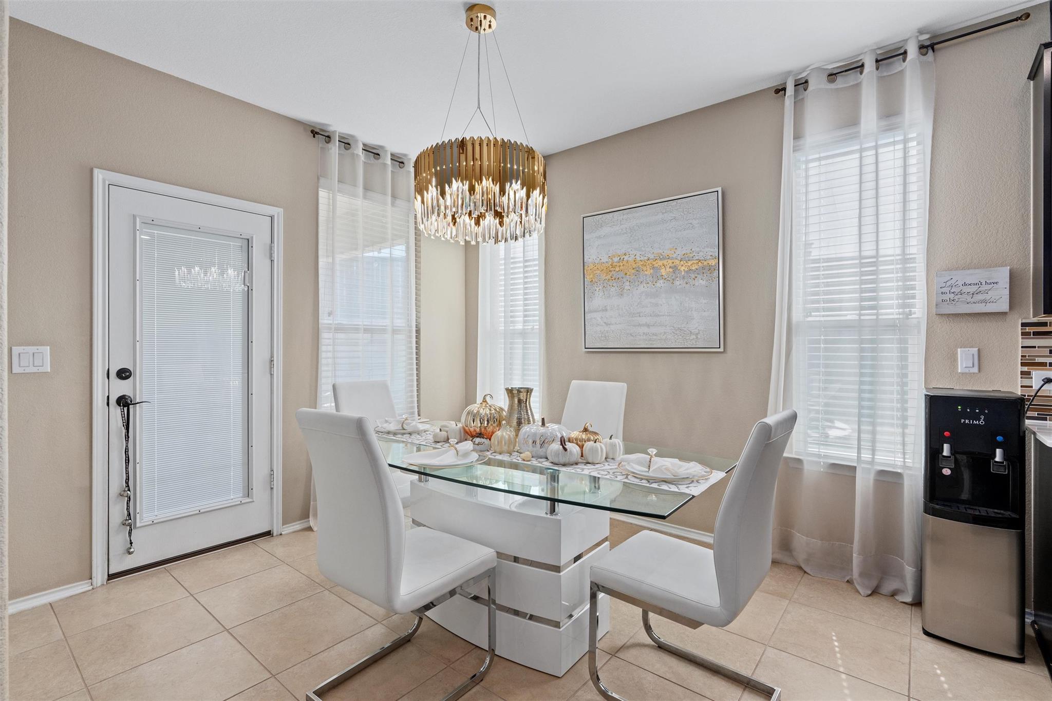 Austin, Texas, 78744, United States, 5 Bedrooms Bedrooms, ,4 BathroomsBathrooms,Residential,For Sale,1975896