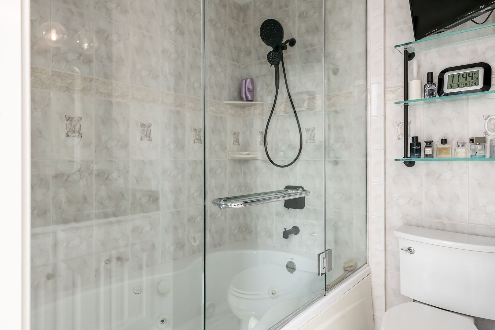 Chicago, Illinois, 60611, United States, 2 Bedrooms Bedrooms, ,2 BathroomsBathrooms,Residential,For Sale,1986220