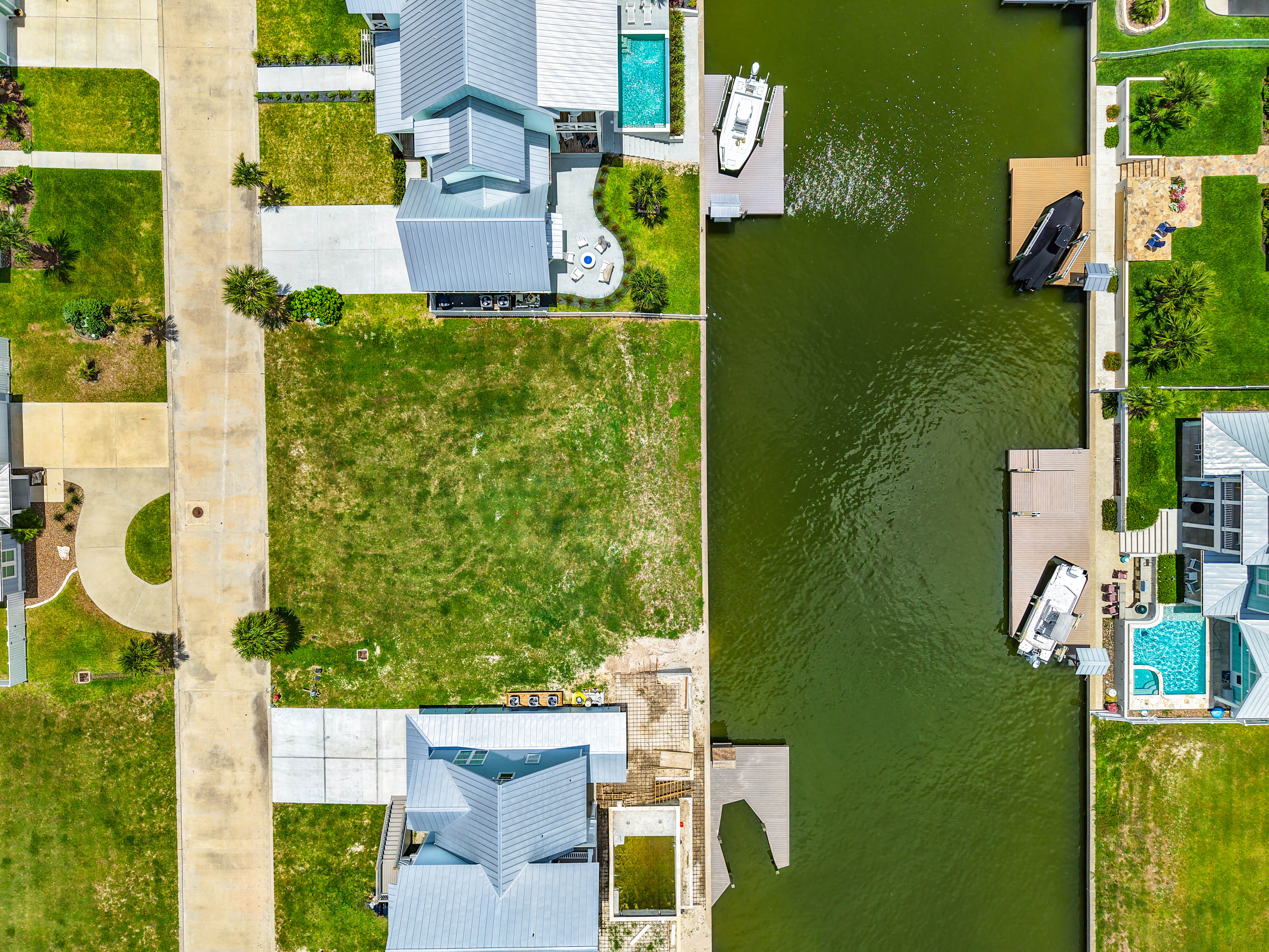 Scenic Rockport Canal-Front Lot - 物件實景