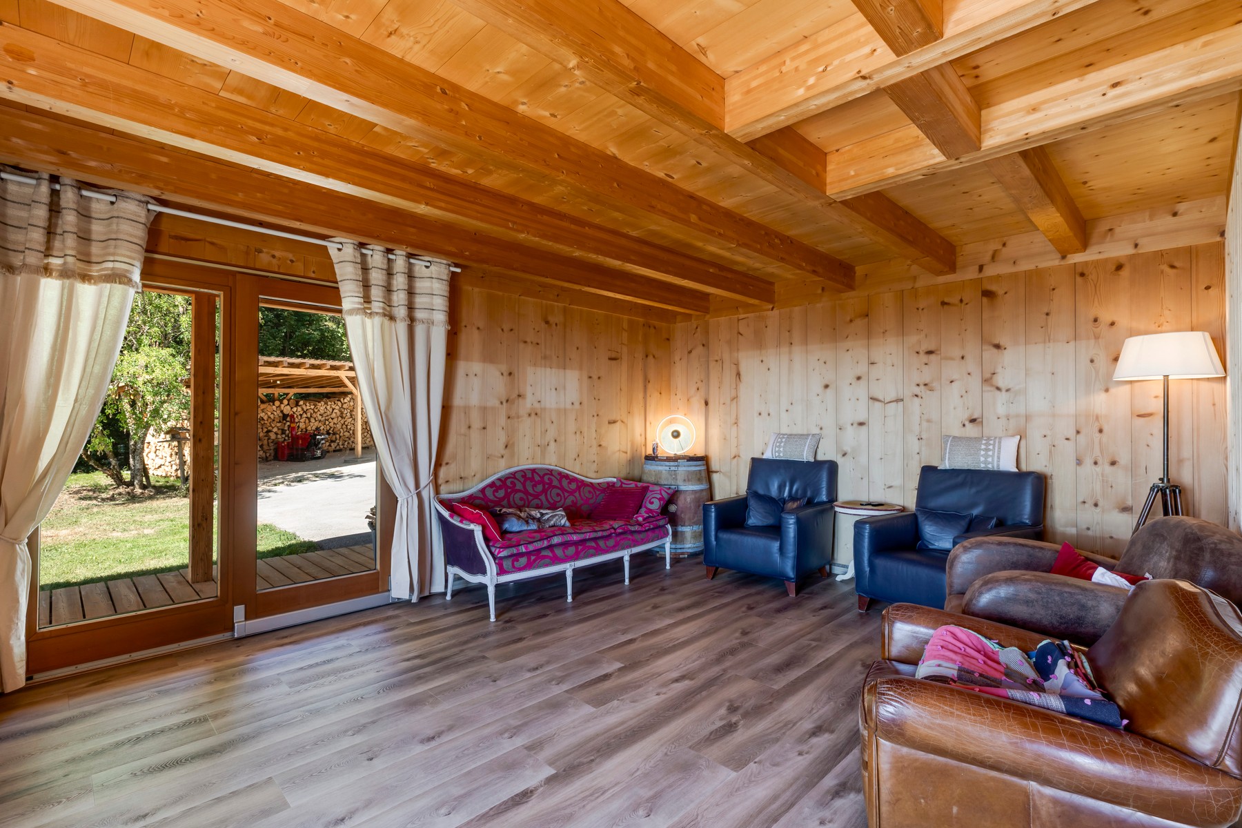  A rare property featuring two cottages and breathtaking lake views - 物件實景
