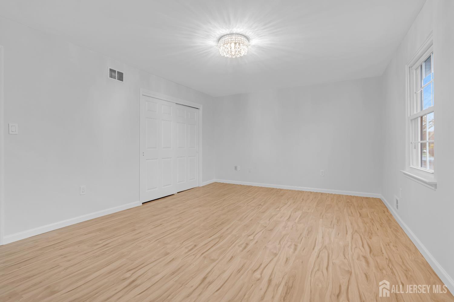 East Brunswick, New Jersey, 08816, United States, 3 Bedrooms Bedrooms, ,3 BathroomsBathrooms,Residential,For Sale,2001983