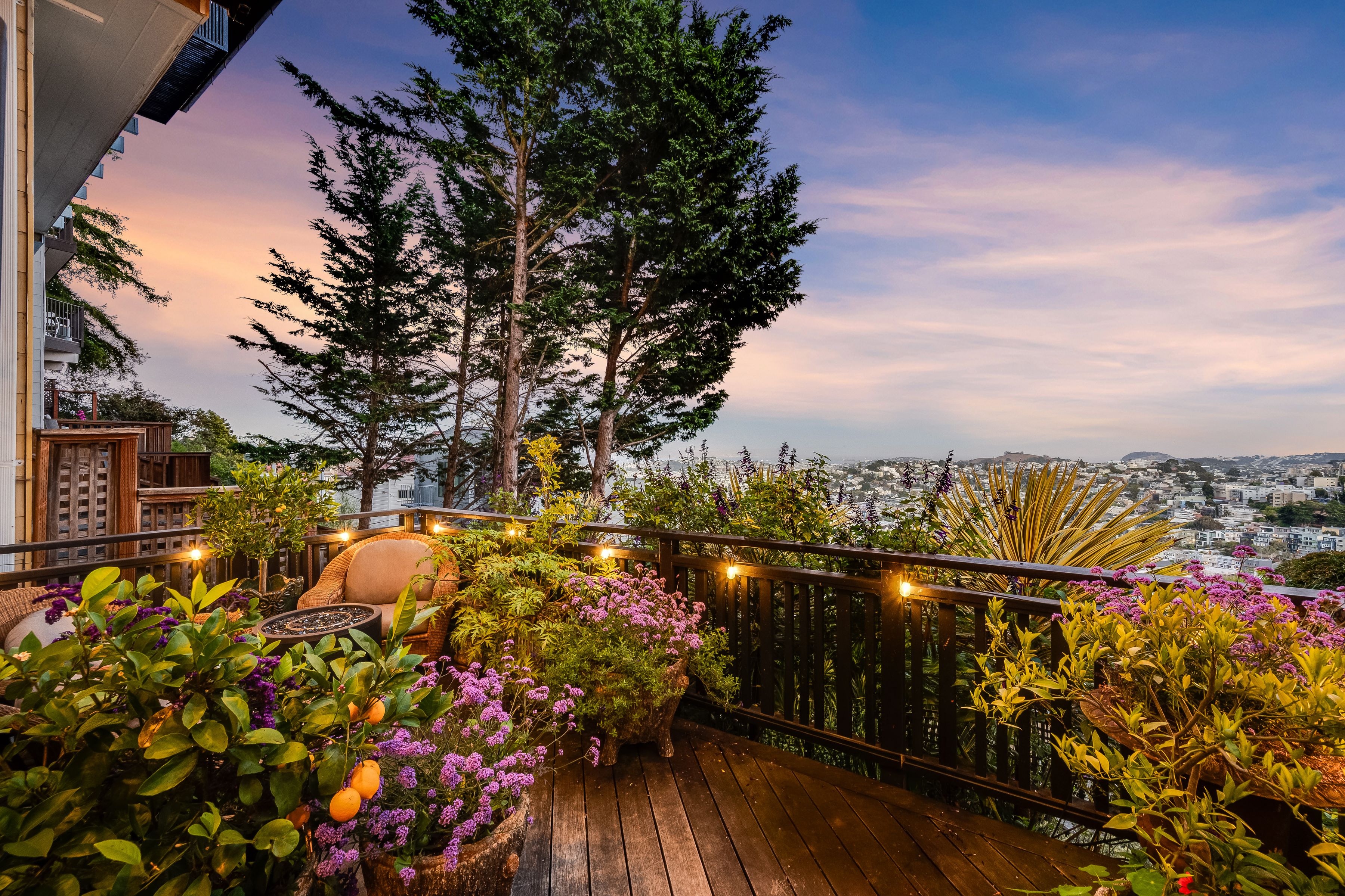  Craftsman Jewel With Sweeping Views - 物件實景