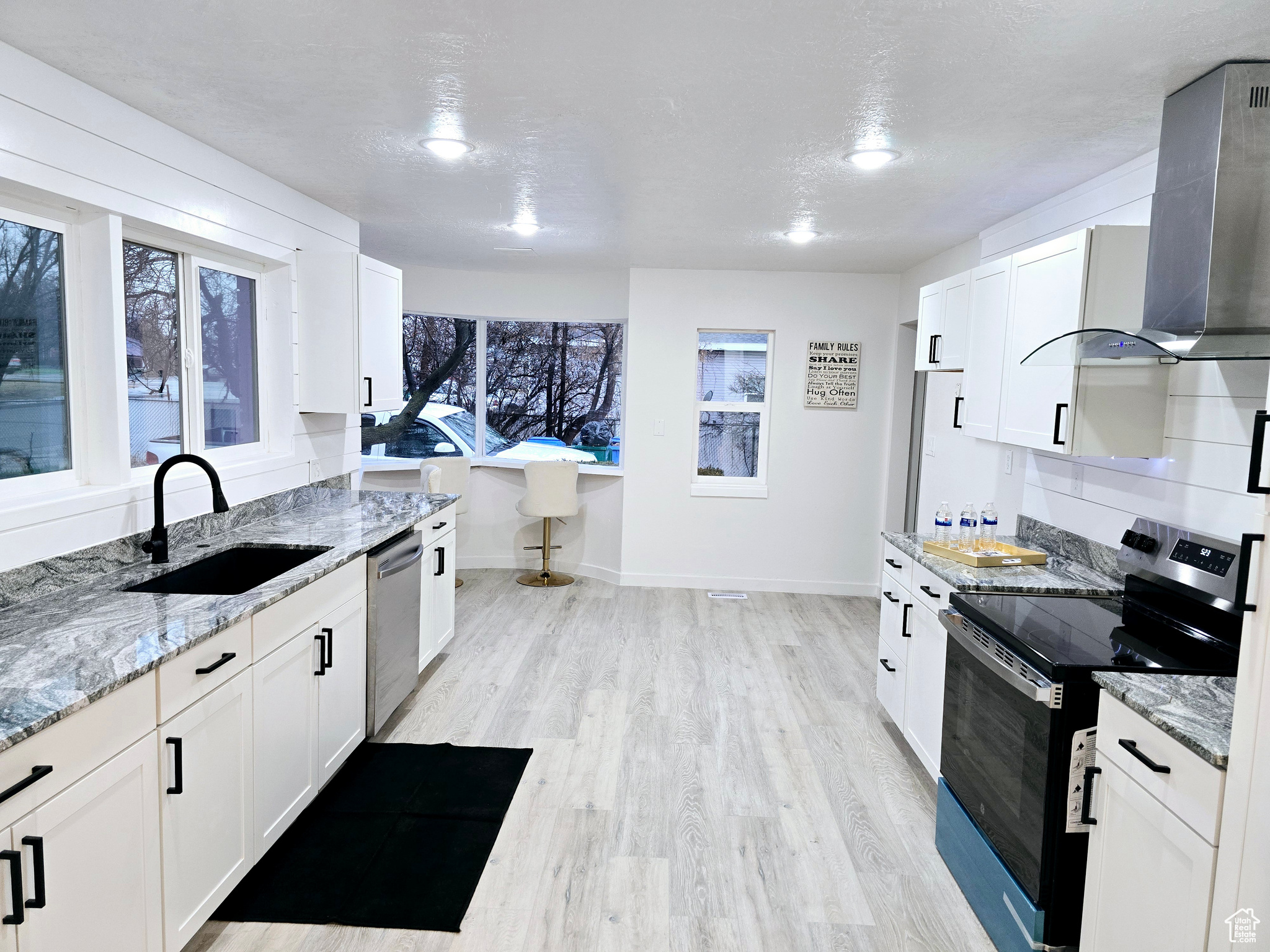Riverton, Utah, 84065, United States, 6 Bedrooms Bedrooms, ,1 BathroomBathrooms,Residential,For Sale,1709565