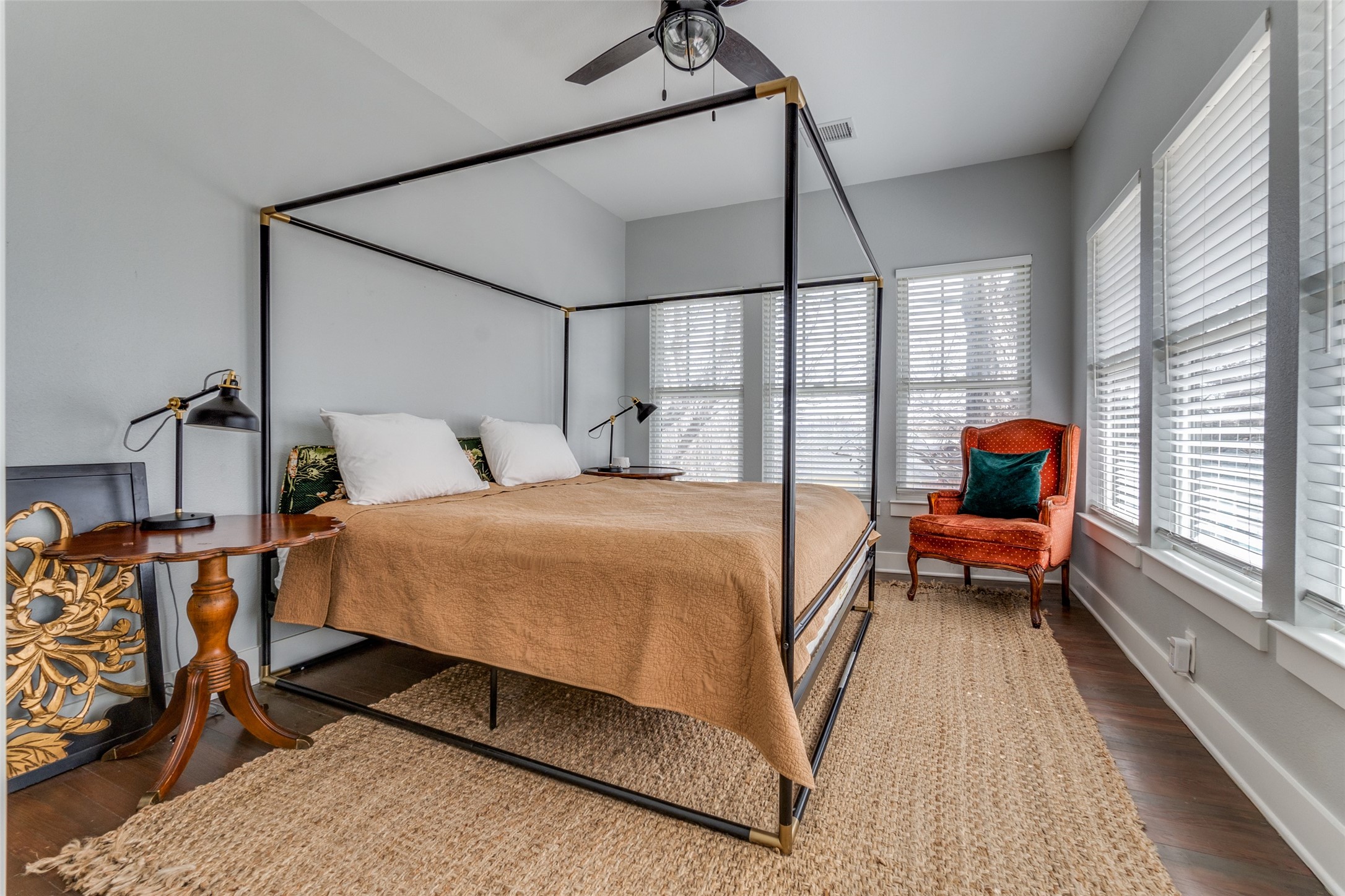 Dallas, Texas, 75208, United States, 4 Bedrooms Bedrooms, ,3 BathroomsBathrooms,Residential,For Sale,1752637