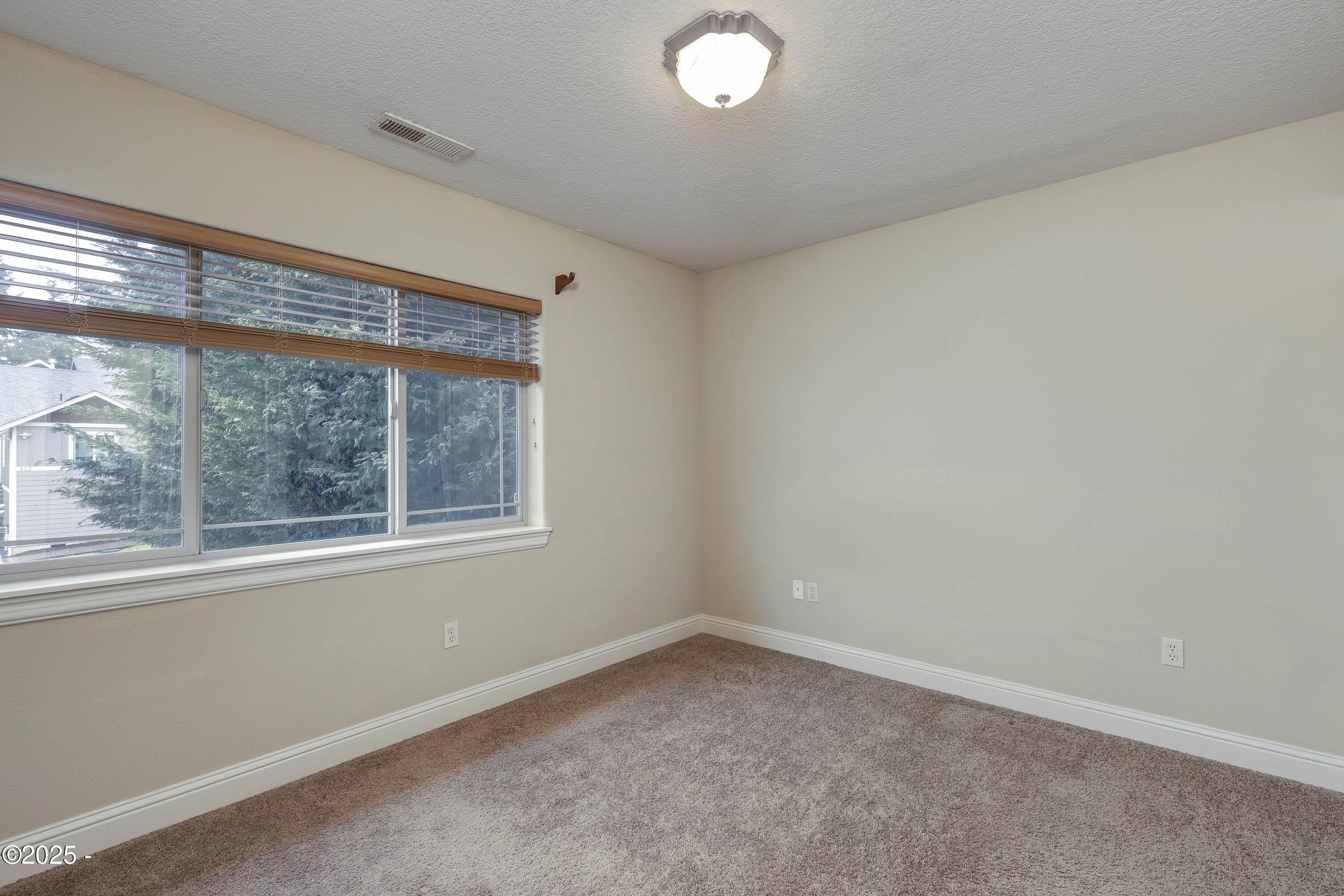 Salem, Oregon, 97306, United States, 4 Bedrooms Bedrooms, ,3 BathroomsBathrooms,Residential,For Sale,1739114