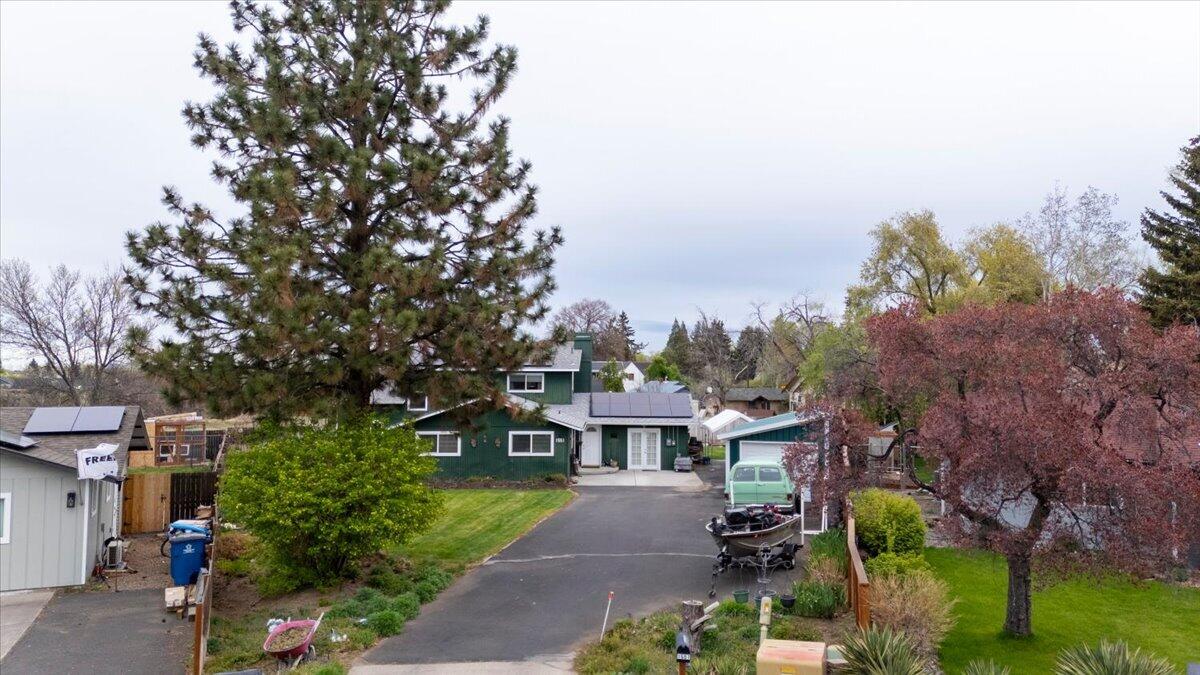 Redmond, Oregon, 97756, United States, 4 Bedrooms Bedrooms, ,2 BathroomsBathrooms,Residential,For Sale,2039824