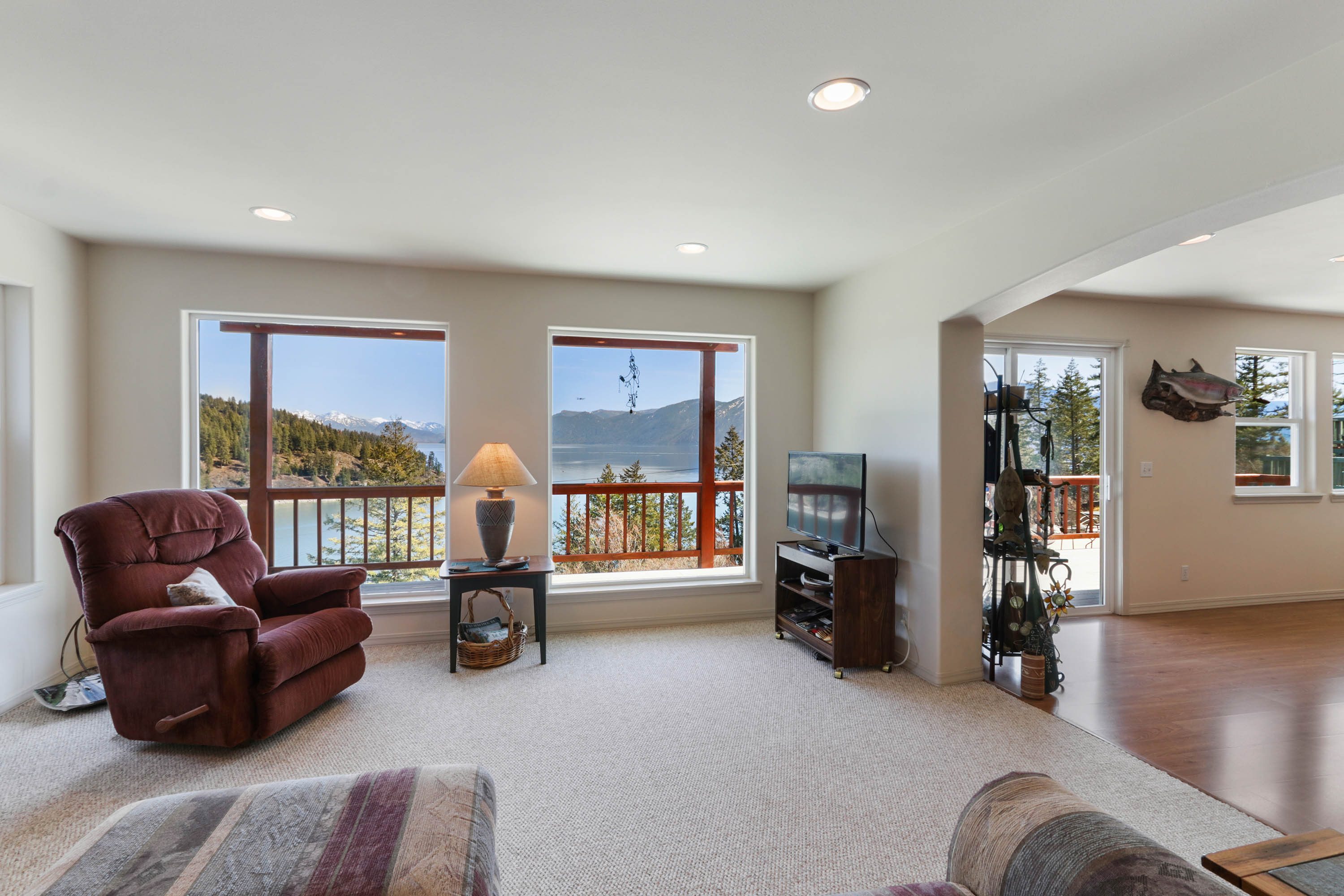 Sagle, Idaho, 83860, United States, 3 Bedrooms Bedrooms, ,2 BathroomsBathrooms,Residential,For Sale,1764165