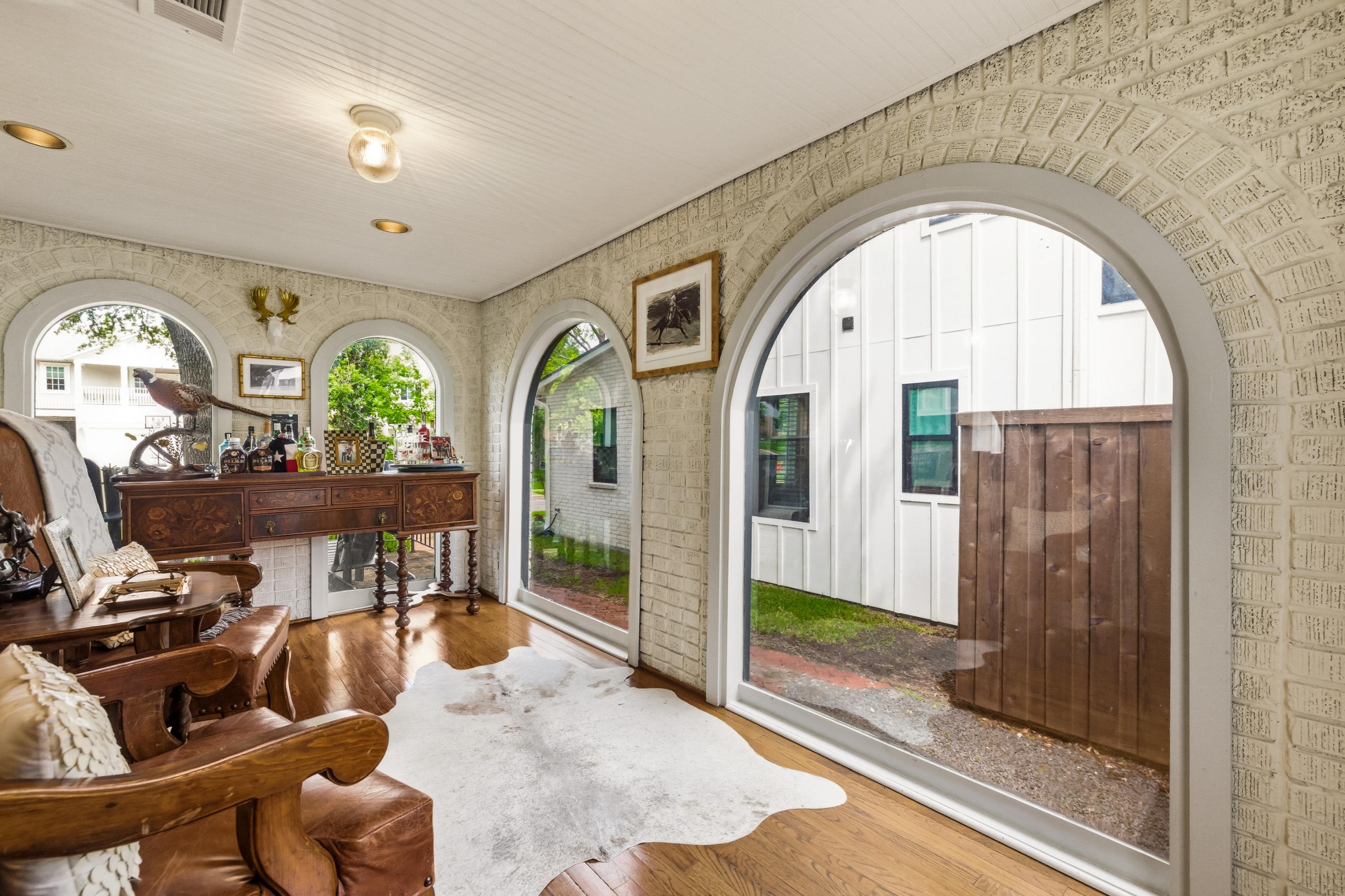  Charming Updated Tudor In Lakewood - 物件實景