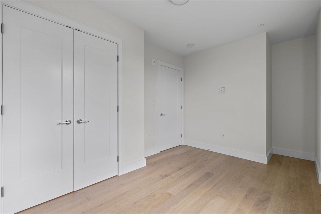 Boston, Massachusetts, 02128, United States, 2 Bedrooms Bedrooms, ,2 BathroomsBathrooms,Residential,For Sale,1929119