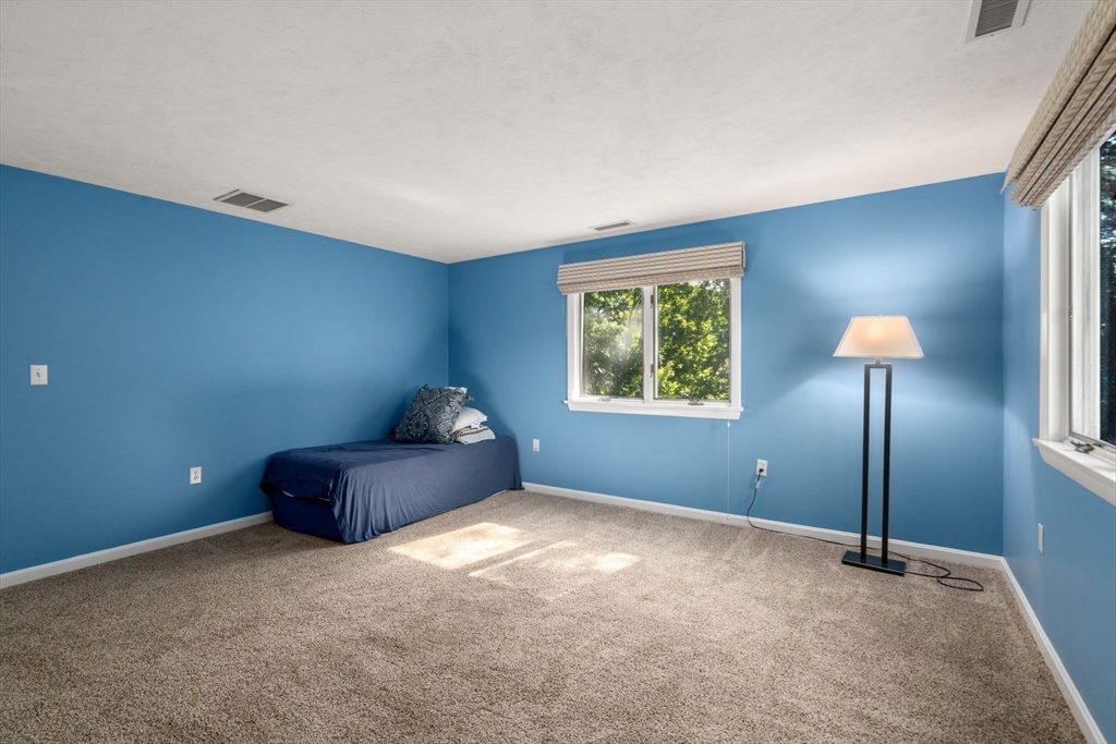 Newton, Massachusetts, 02459, United States, 5 Bedrooms Bedrooms, ,4 BathroomsBathrooms,Residential,For Sale,1939309
