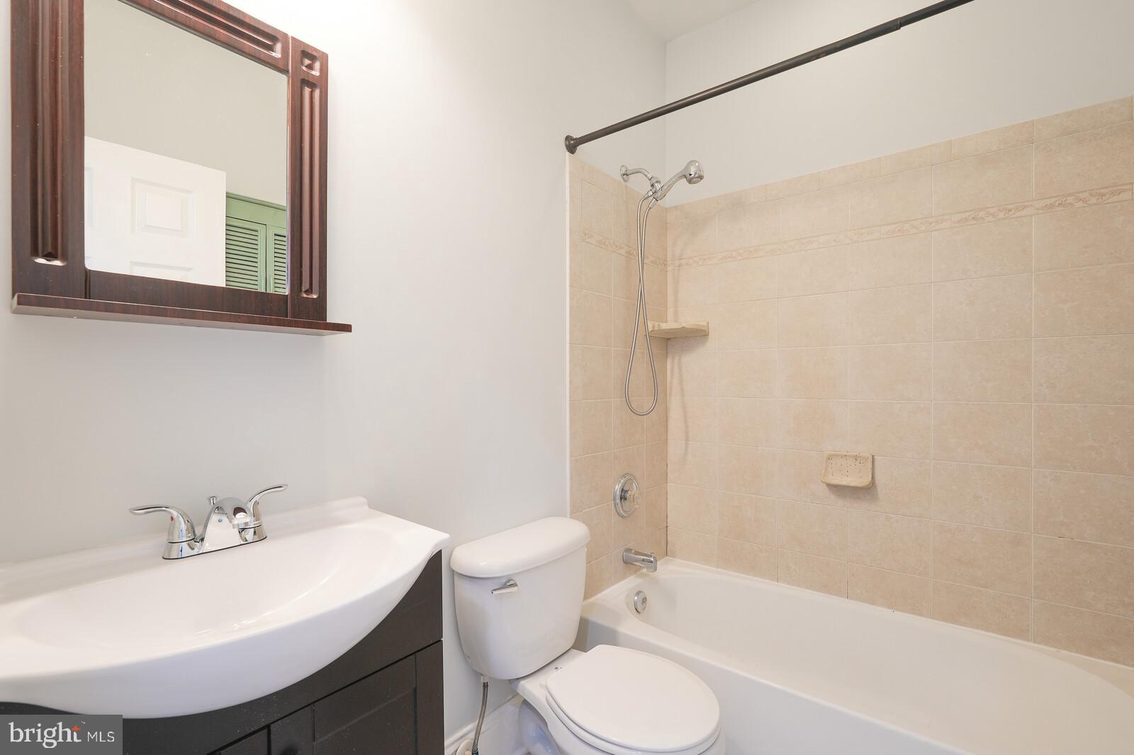 Linthicum Heights, Maryland, 21090, United States, 3 Bedrooms Bedrooms, ,3 BathroomsBathrooms,Residential,For Sale,2005219