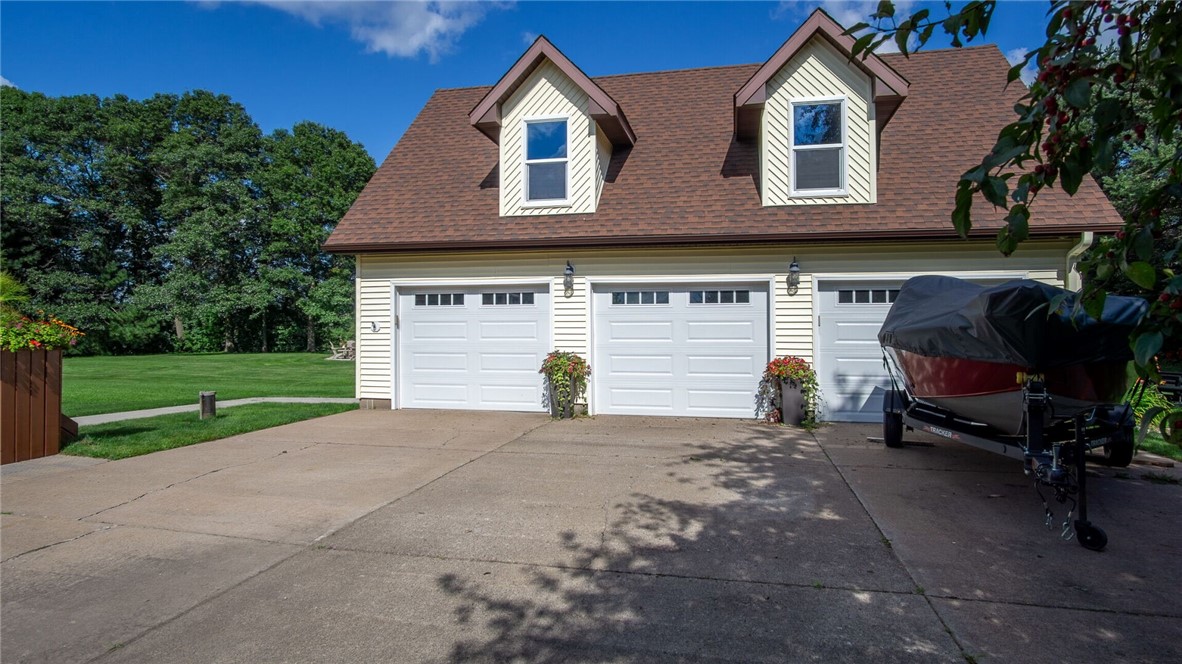 Bloomer, Wisconsin, 54724, United States, 4 Bedrooms Bedrooms, ,3 BathroomsBathrooms,Residential,For Sale,1983863