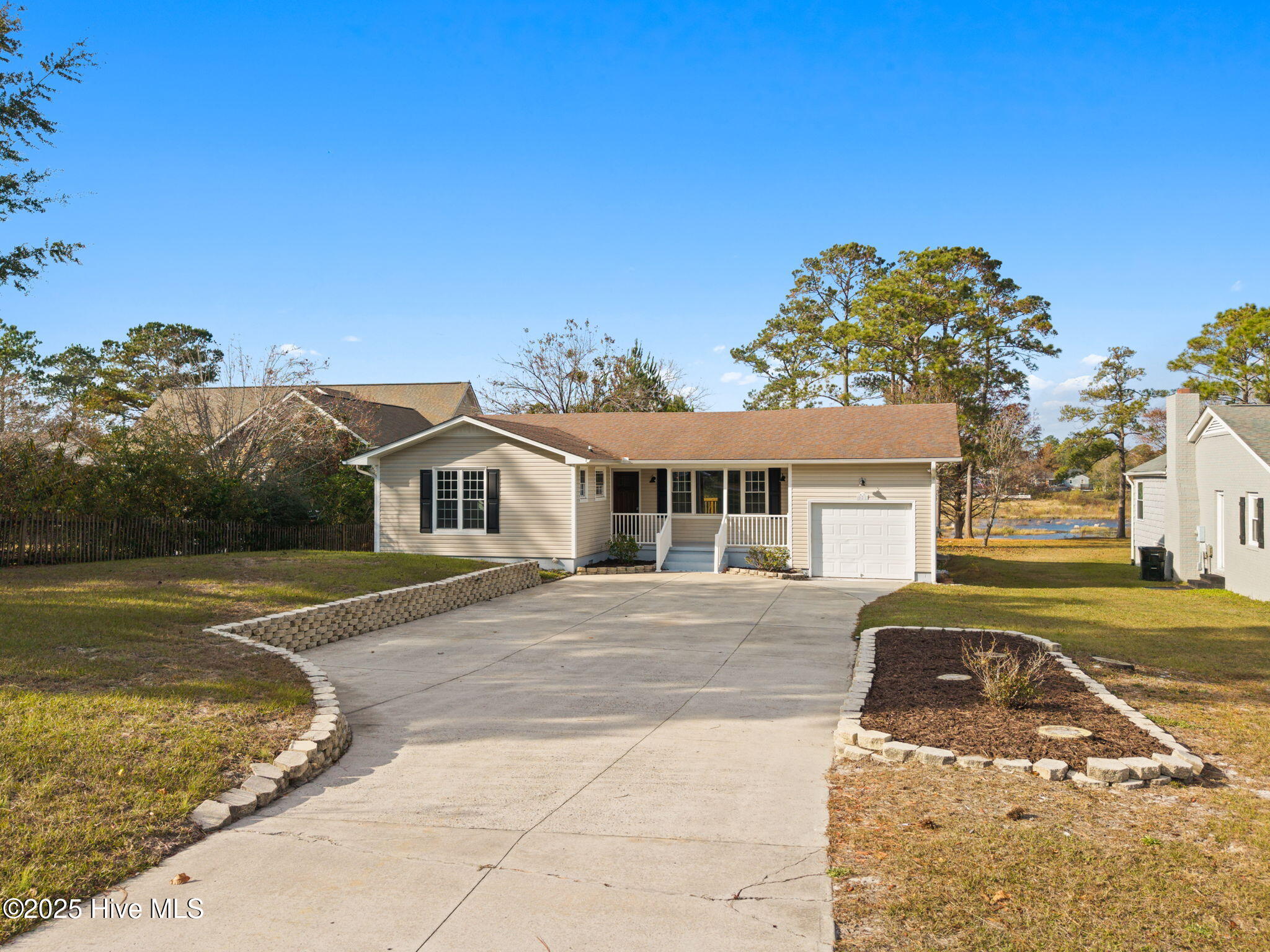 Southport, North Carolina, 28461, United States, 3 Bedrooms Bedrooms, ,2 BathroomsBathrooms,Residential,For Sale,1999197
