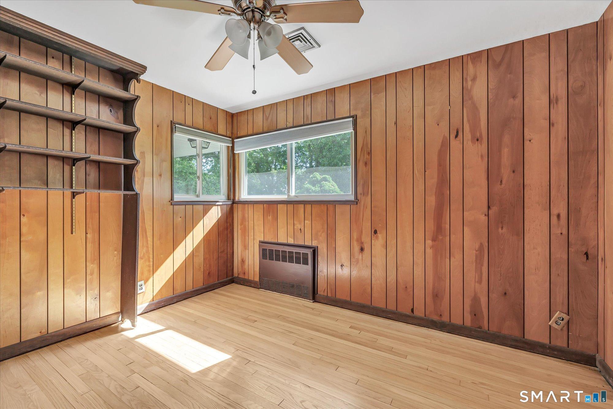 Trumbull, Connecticut, 06611, United States, 3 Bedrooms Bedrooms, ,2 BathroomsBathrooms,Residential,For Sale,2048685