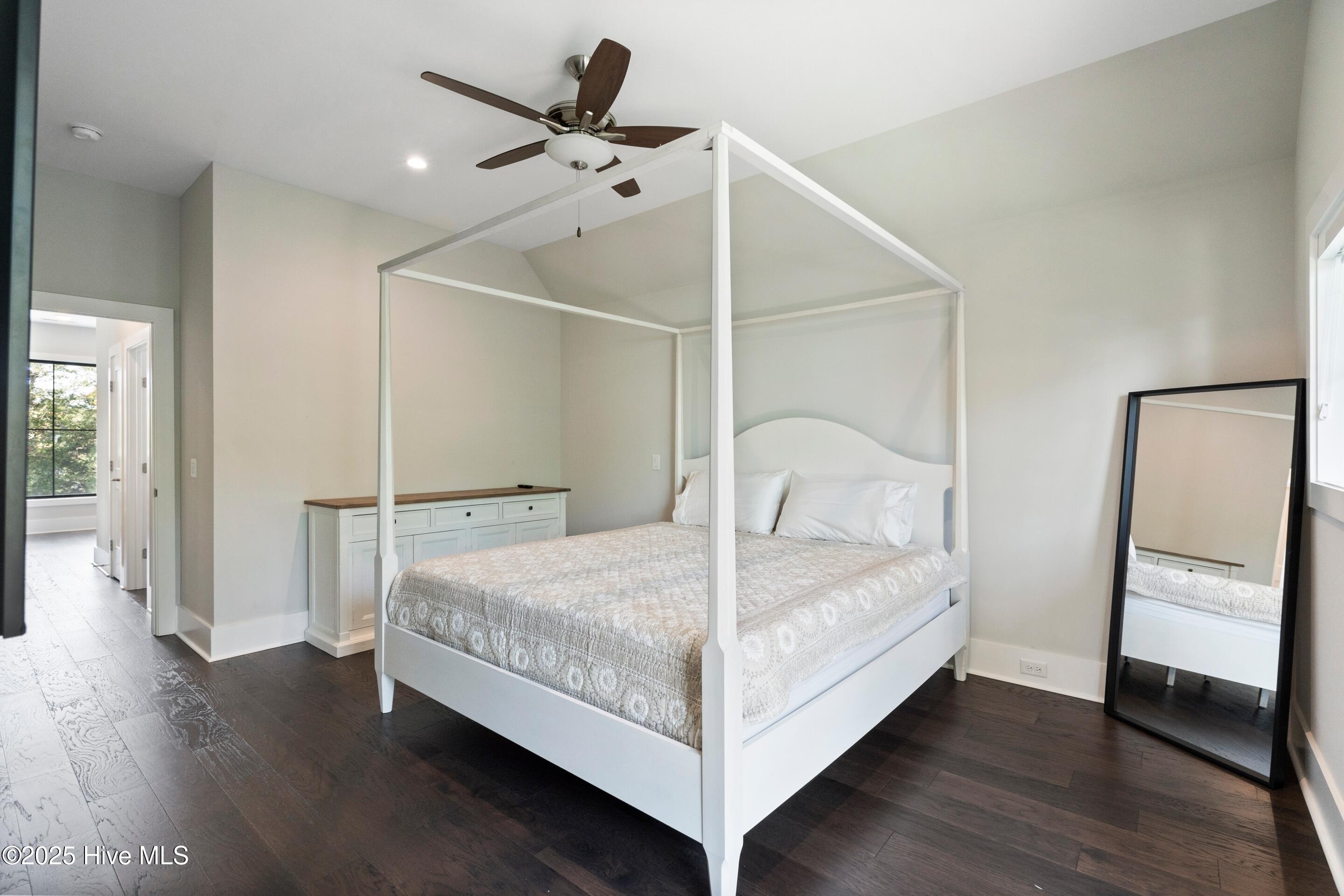 Wilmington, North Carolina, 28411, United States, 4 Bedrooms Bedrooms, ,5 BathroomsBathrooms,Residential,For Sale,1992122