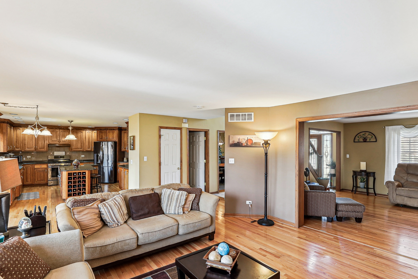 Orland Park, Illinois, 60467, United States, 5 Bedrooms Bedrooms, ,4 BathroomsBathrooms,Residential,For Sale,1784199