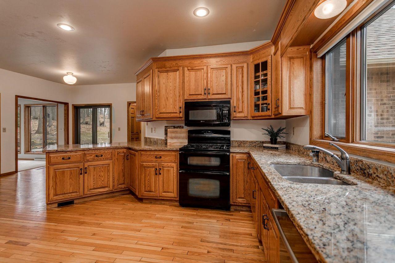 GREEN BAY, Wisconsin, 54313, United States, 5 Bedrooms Bedrooms, ,4 BathroomsBathrooms,Residential,For Sale,1768354