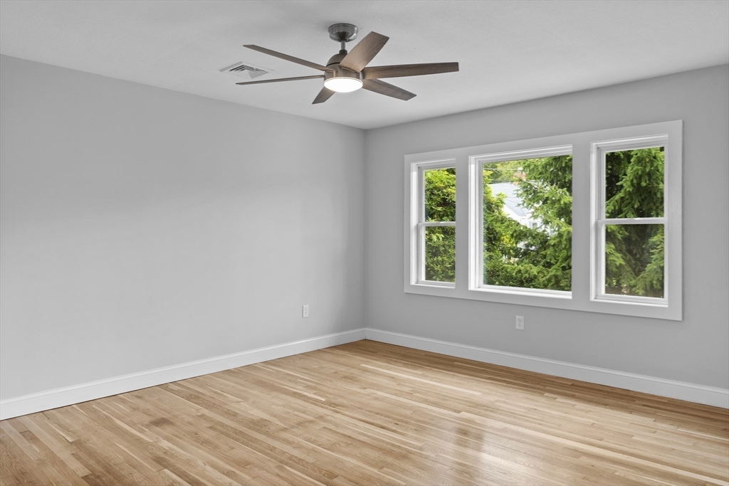 Lynn, Massachusetts, 01904, United States, 4 Bedrooms Bedrooms, ,2 BathroomsBathrooms,Residential,For Sale,1944946