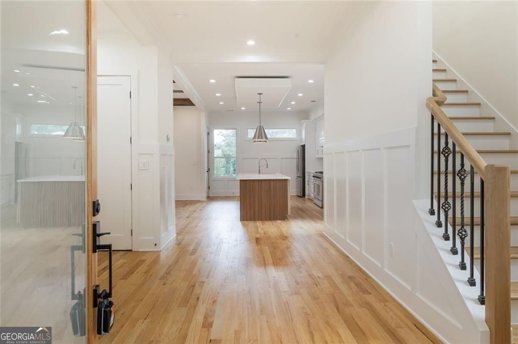 Avondale Estates, Georgia, 30002, United States, 5 Bedrooms Bedrooms, ,5 BathroomsBathrooms,Residential,For Sale,1904191