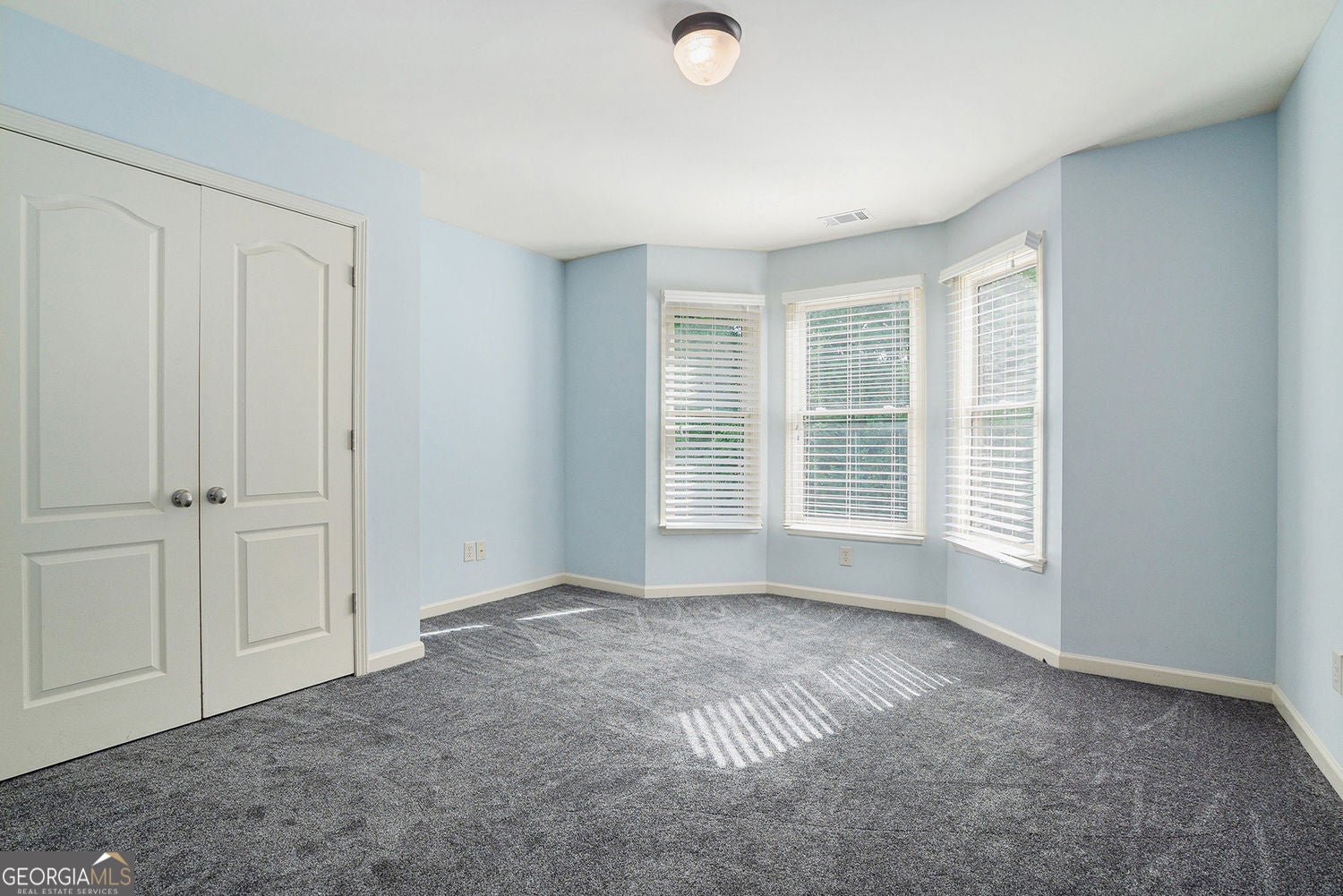 Snellville, Georgia, 30039, United States, 4 Bedrooms Bedrooms, ,5 BathroomsBathrooms,Residential,For Sale,1905137